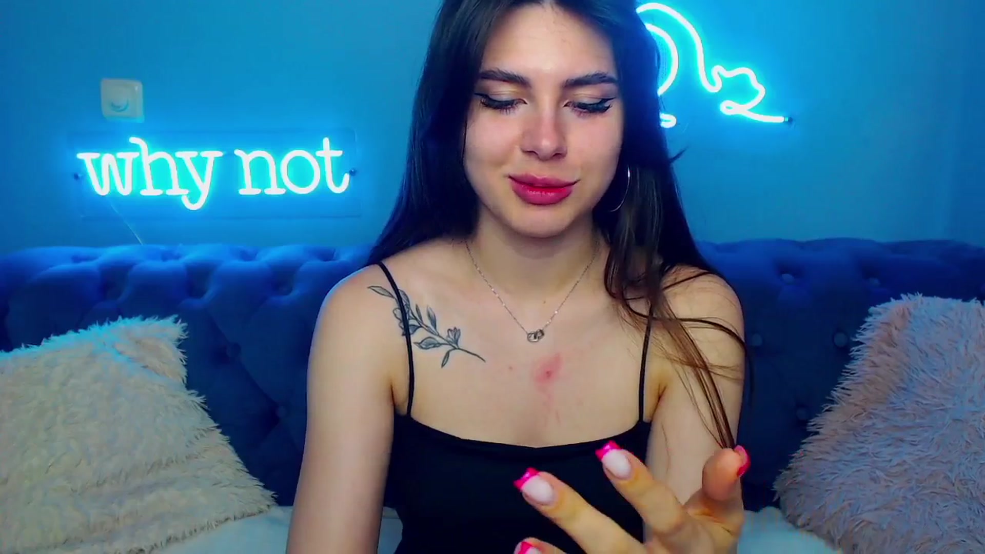 Gallery image thumbnail from ViolinaLove's myfreecams stream on, 06/02/2025, 10:59 image 10 of 20