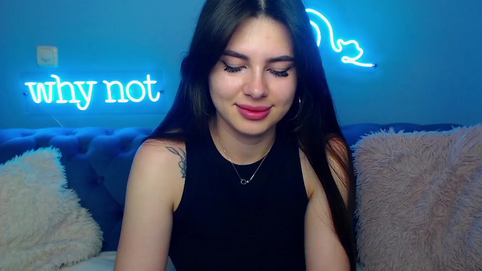 Gallery image thumbnail from ViolinaLove's myfreecams stream on, 06/08/2025, 11:05 image 3 of 20