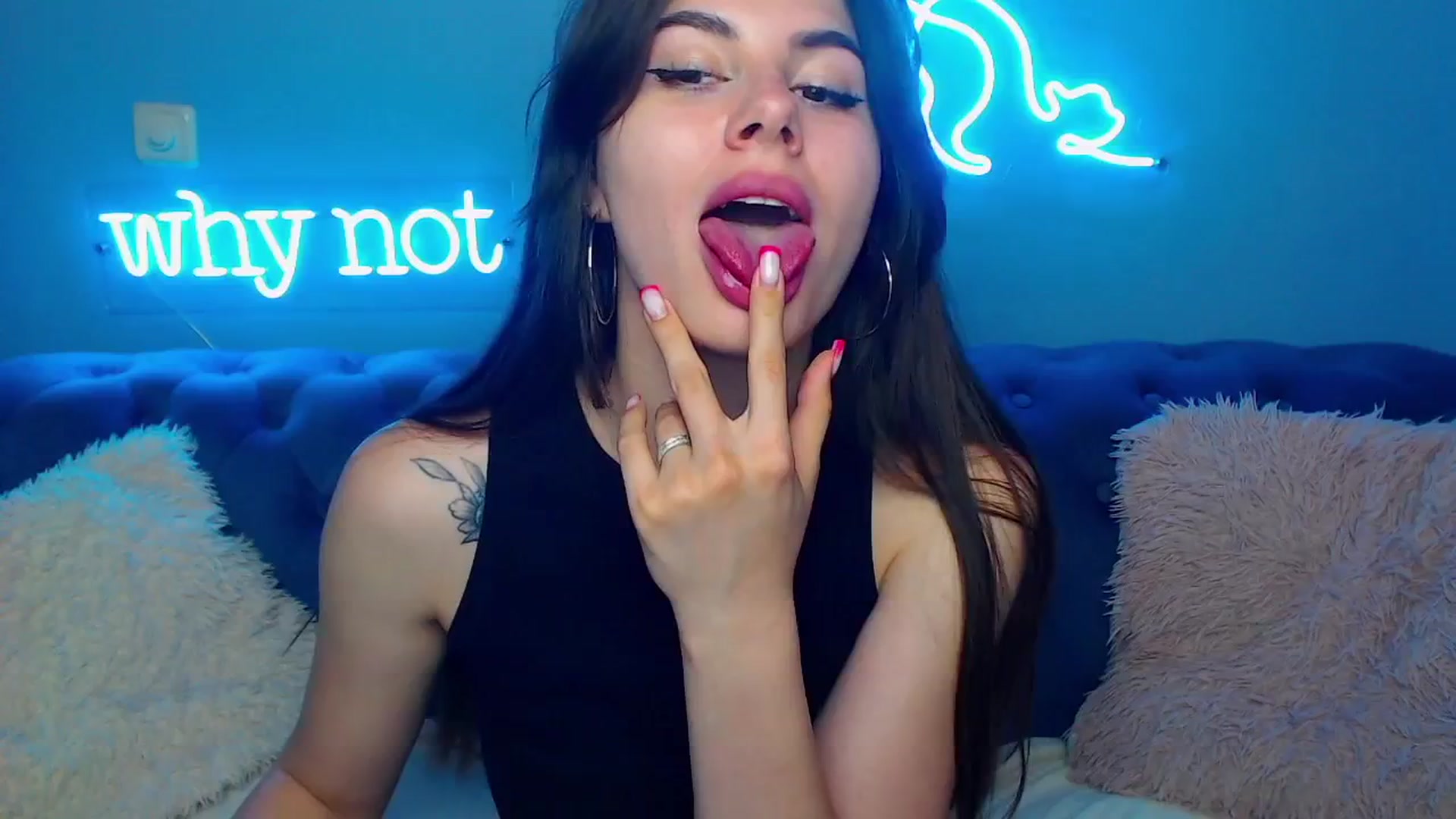 Gallery image thumbnail from ViolinaLove's myfreecams stream on, 06/08/2025, 11:05 image 14 of 20