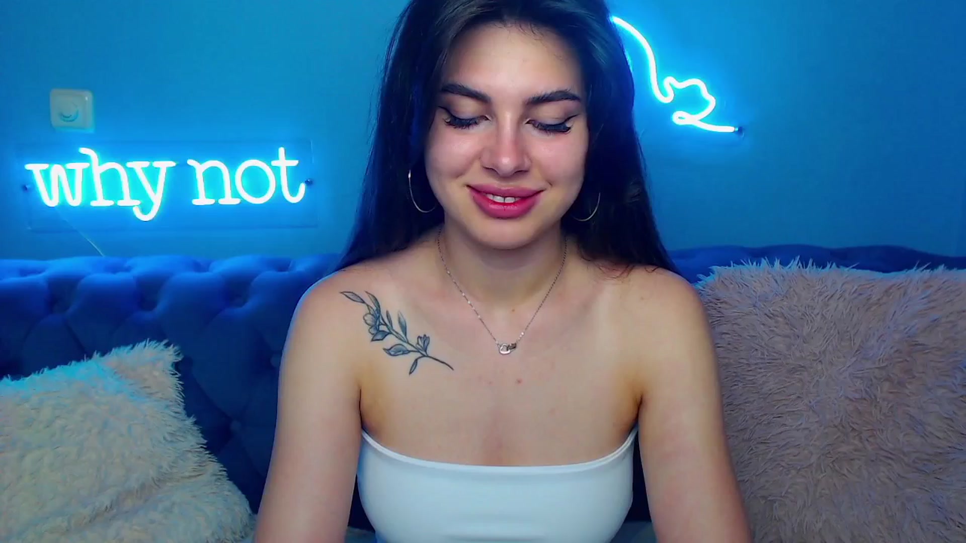 Gallery image thumbnail from ViolinaLove's myfreecams stream on, 06/09/2025, 11:02 image 4 of 20