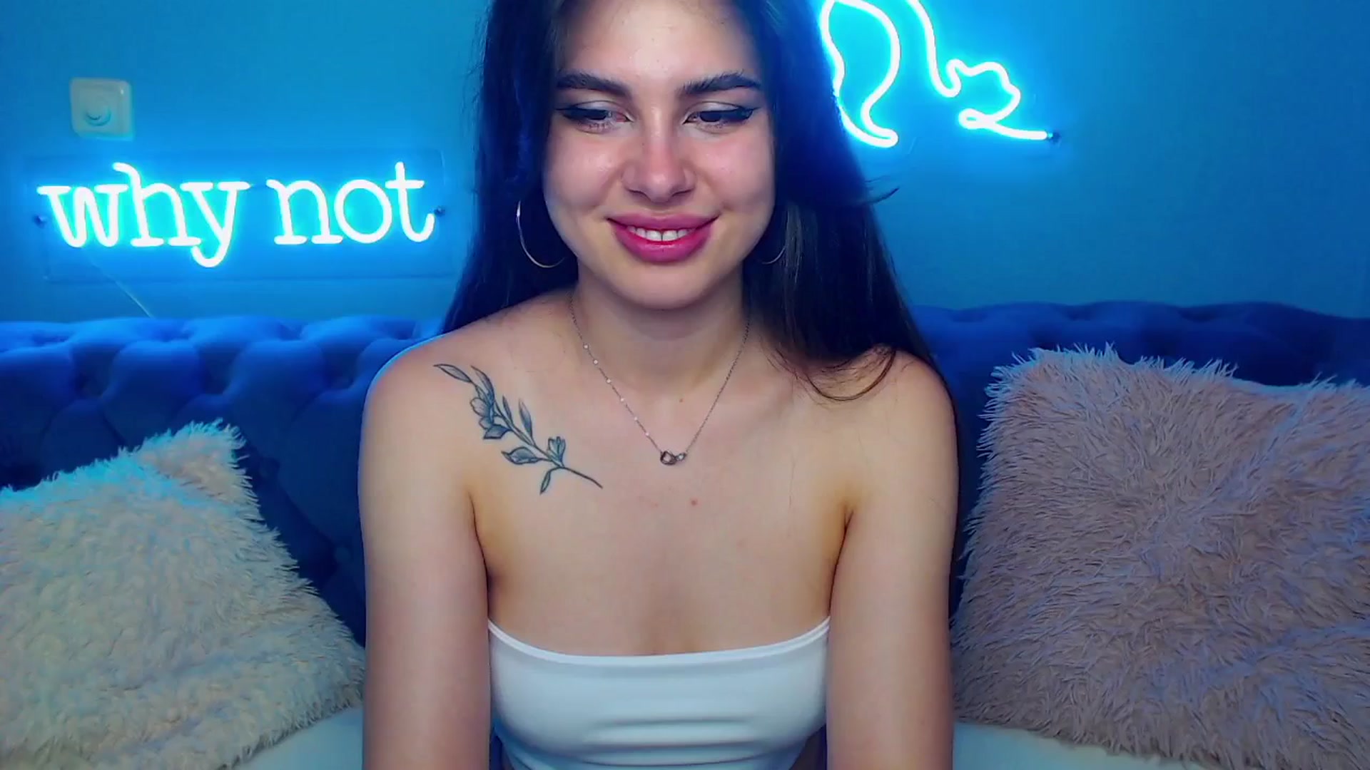 Gallery image thumbnail from ViolinaLove's myfreecams stream on, 06/09/2025, 11:02 image 17 of 20