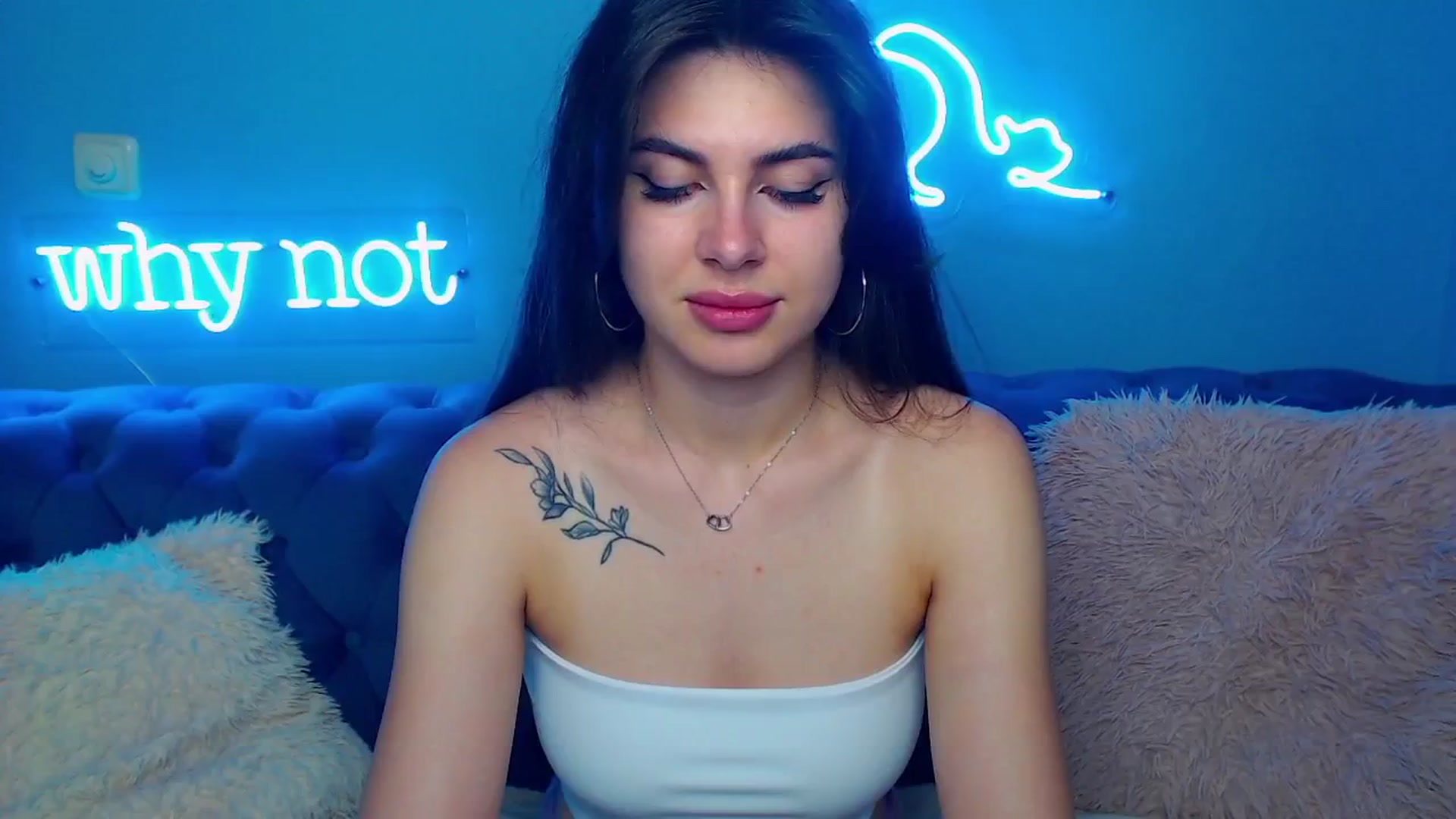 Gallery image thumbnail from ViolinaLove's myfreecams stream on, 06/09/2025, 11:02 image 7 of 20