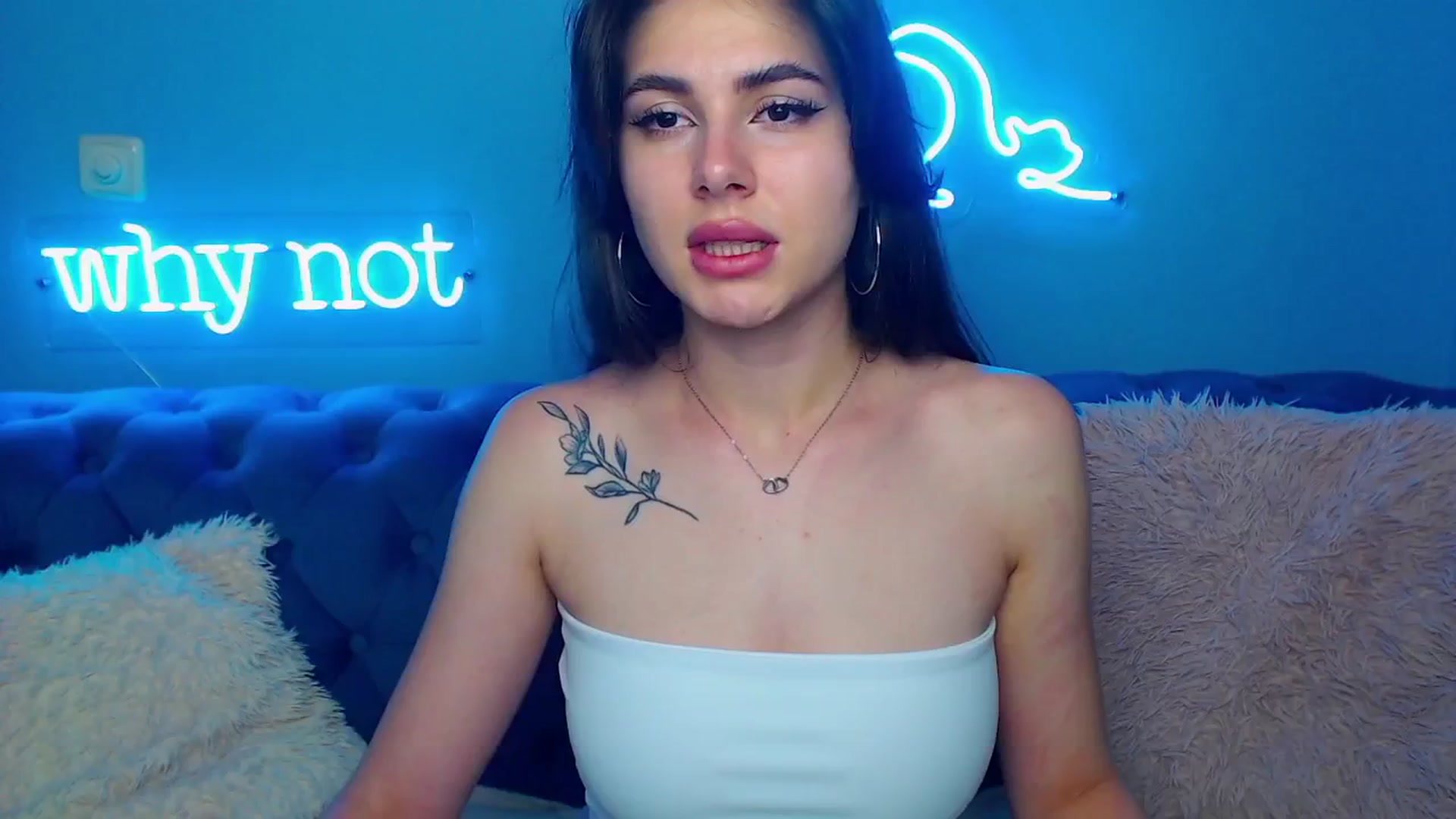 Gallery image thumbnail from ViolinaLove's myfreecams stream on, 06/09/2025, 11:02 image 2 of 20