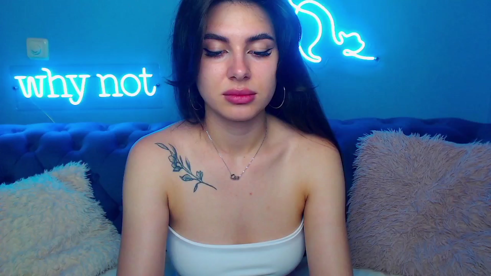 Gallery image thumbnail from ViolinaLove's myfreecams stream on, 06/09/2025, 11:02 image 11 of 20