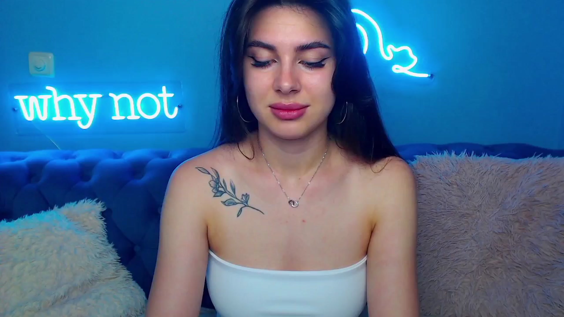 Gallery image thumbnail from ViolinaLove's myfreecams stream on, 06/09/2025, 11:02 image 5 of 20