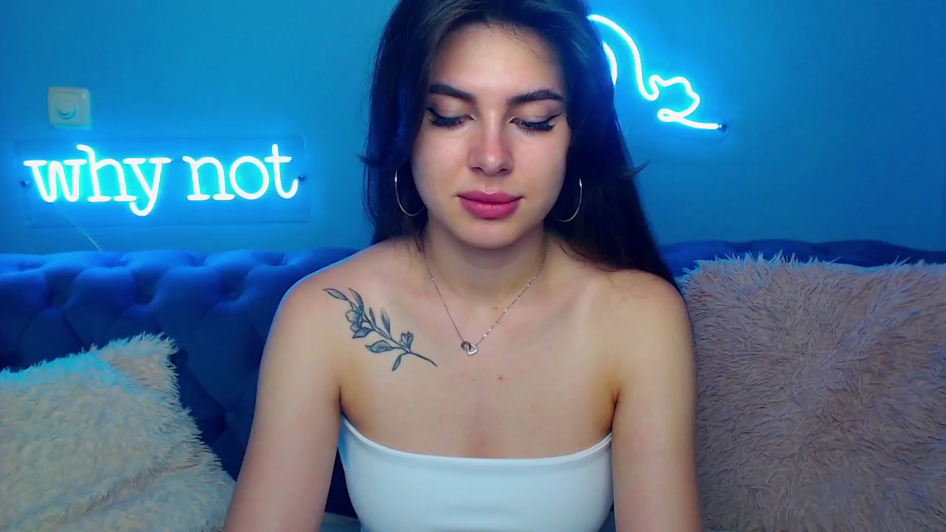 Gallery image thumbnail from ViolinaLove's myfreecams stream on, 06/09/2025, 11:02 image 6 of 20