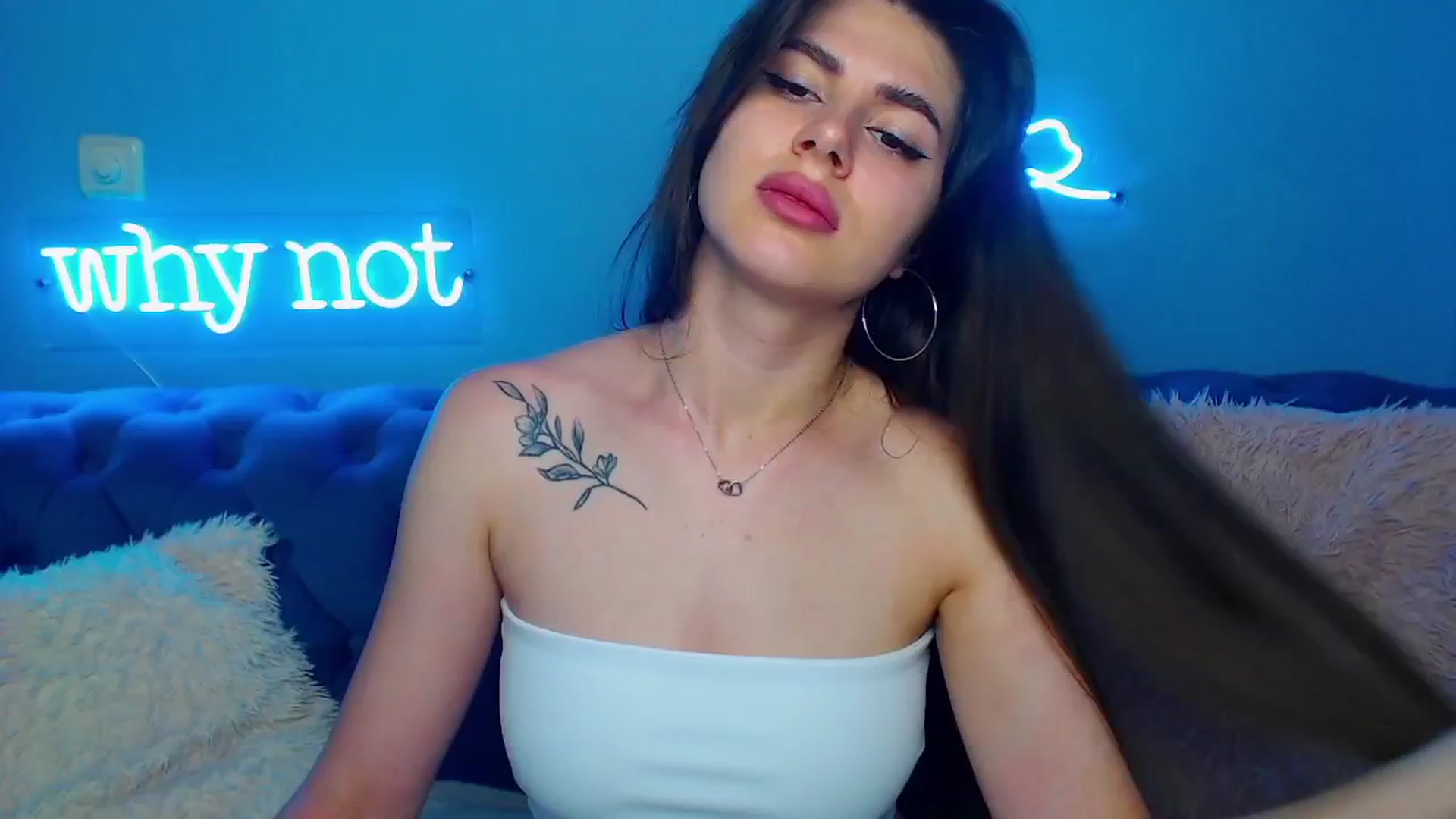 Gallery image thumbnail from ViolinaLove's myfreecams stream on, 06/09/2025, 11:02 image 3 of 20