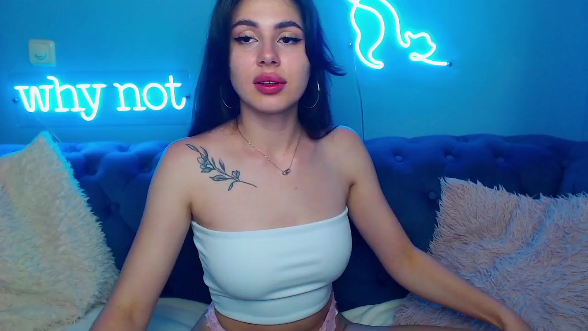 Gallery image thumbnail from ViolinaLove's myfreecams stream on, 06/15/2025, 10:27 image 13 of 20