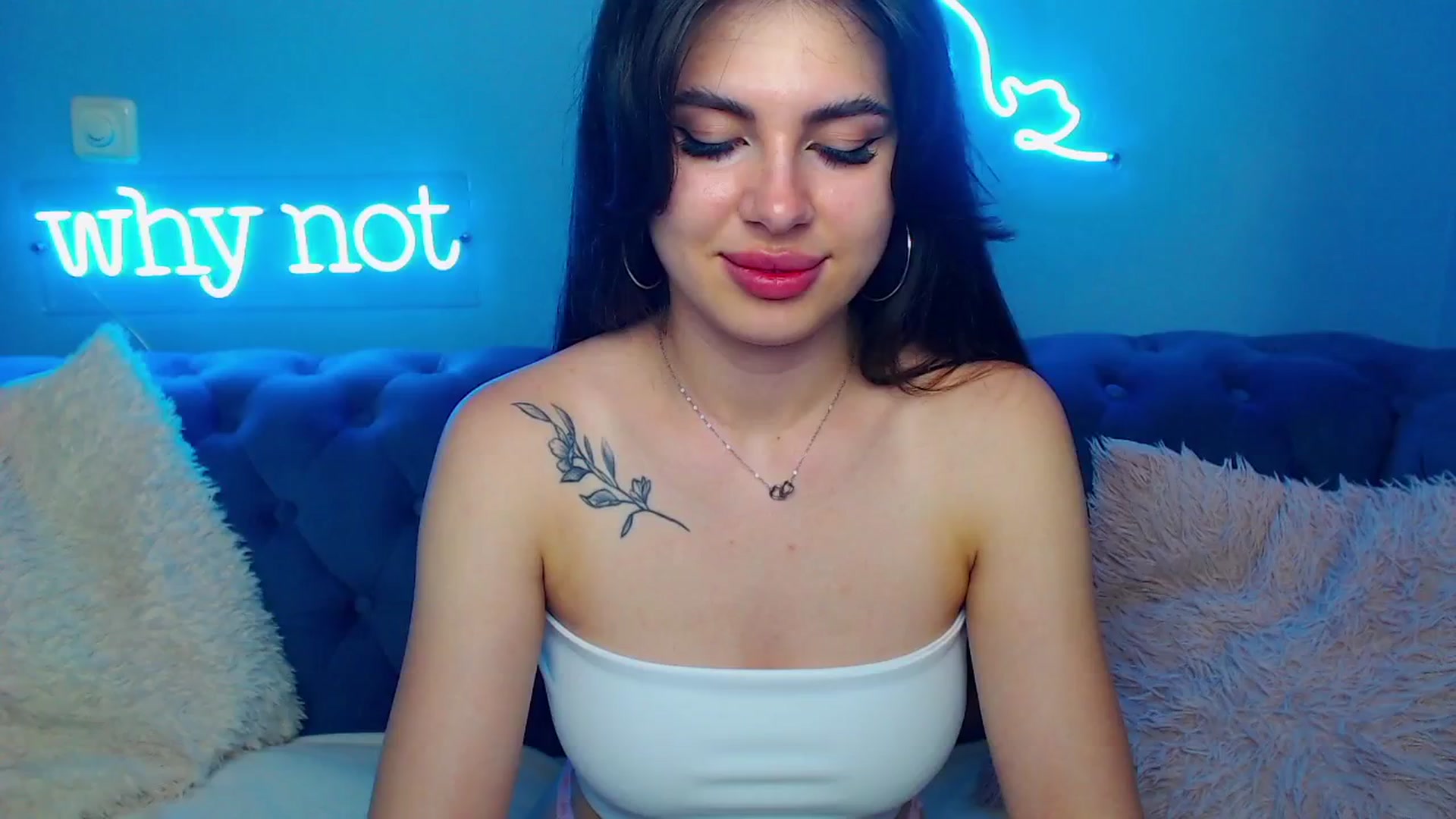 Gallery image thumbnail from ViolinaLove's myfreecams stream on, 06/15/2025, 10:27 image 8 of 20
