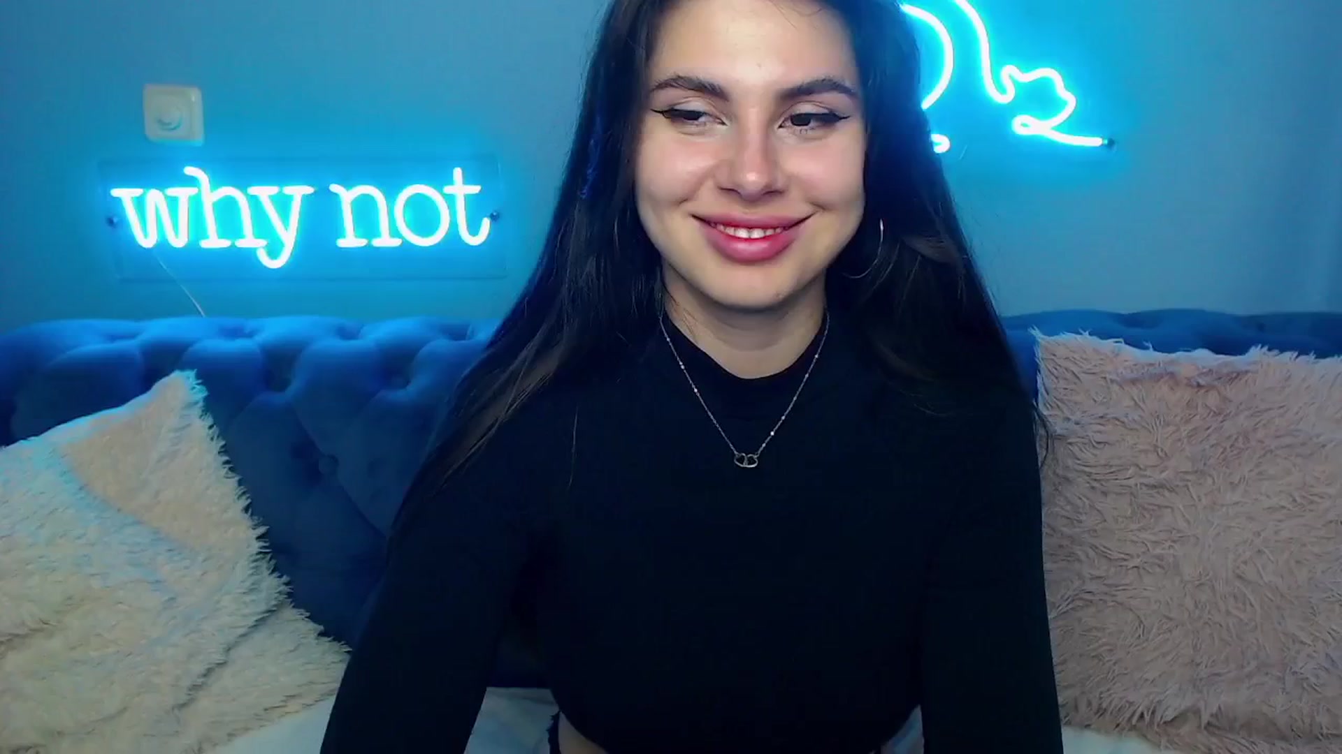 Gallery image thumbnail from ViolinaLove's myfreecams stream on, 06/28/2025, 10:58 image 7 of 20
