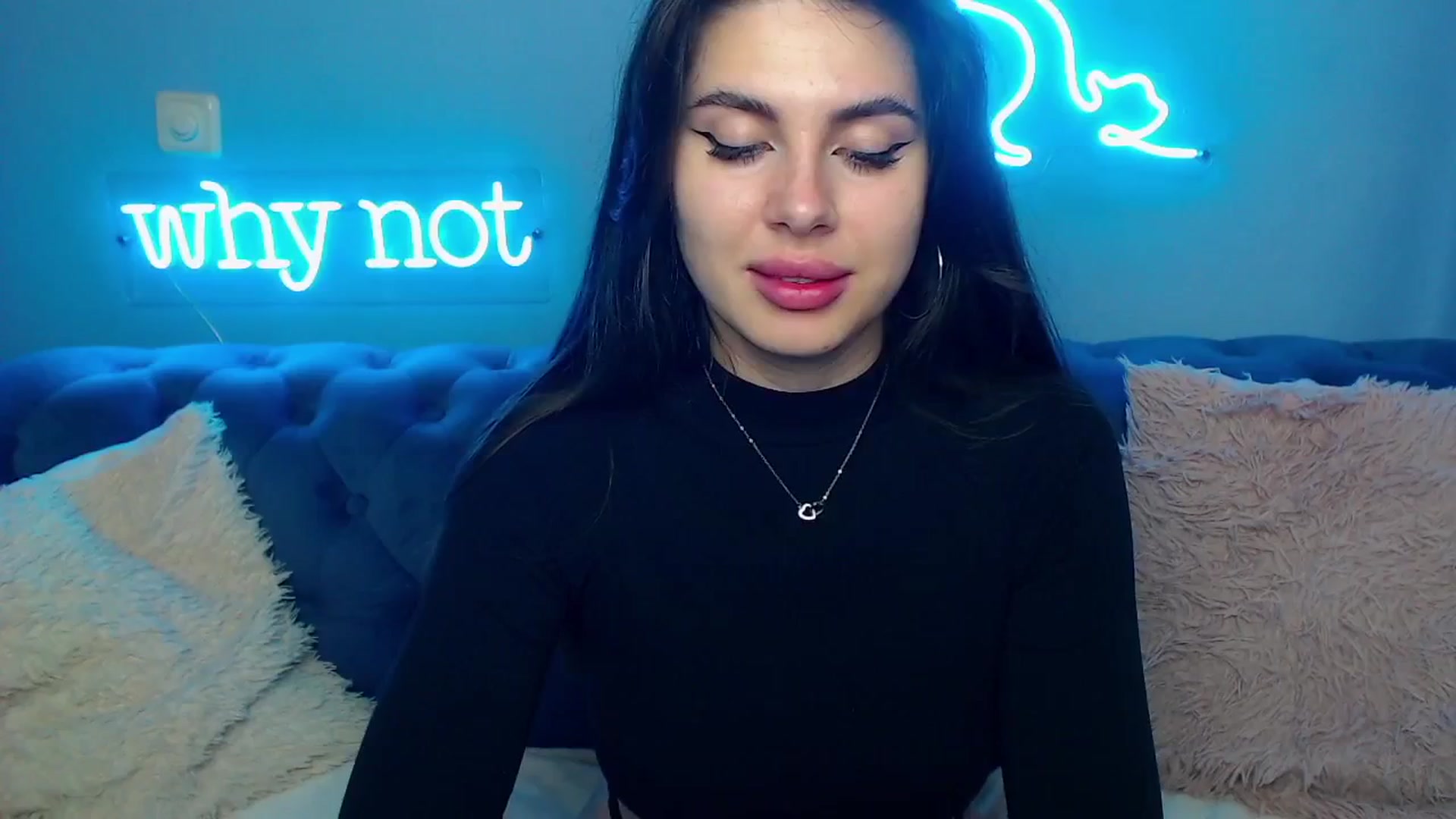 Gallery image thumbnail from ViolinaLove's myfreecams stream on, 06/28/2025, 10:58 image 6 of 20