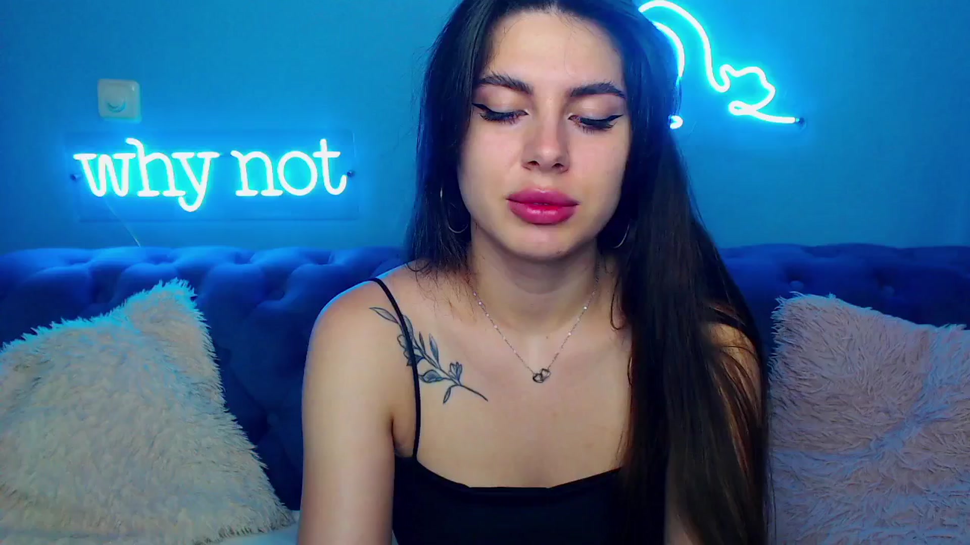 Gallery image thumbnail from ViolinaLove's myfreecams stream on, 06/29/2025, 10:59 image 17 of 20