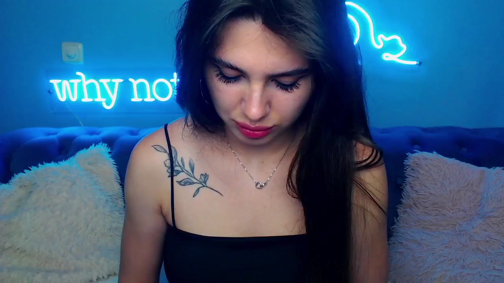 Gallery image thumbnail from ViolinaLove's myfreecams stream on, 06/29/2025, 10:59 image 11 of 20