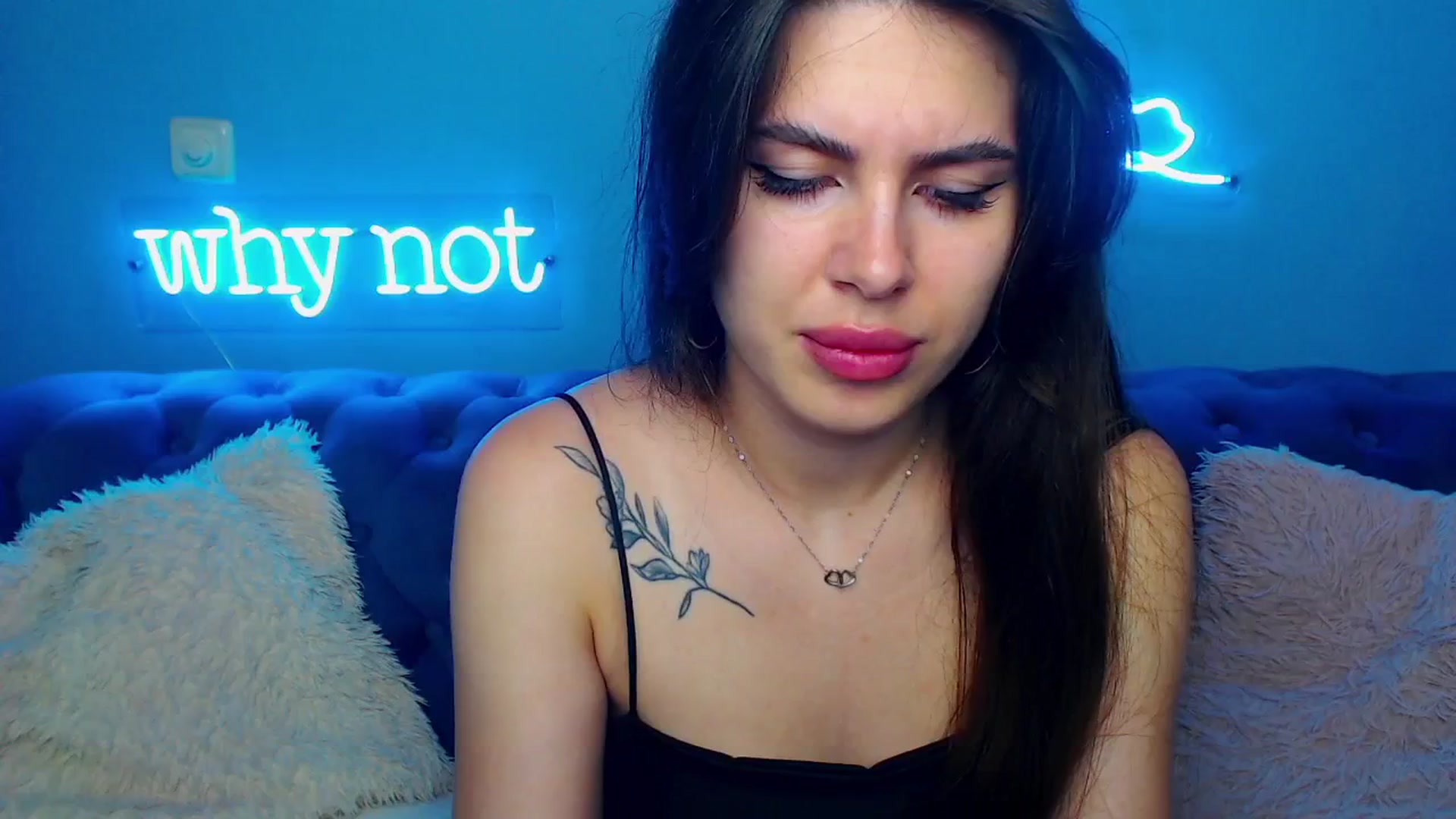 Gallery image thumbnail from ViolinaLove's myfreecams stream on, 06/29/2025, 10:59 image 5 of 20