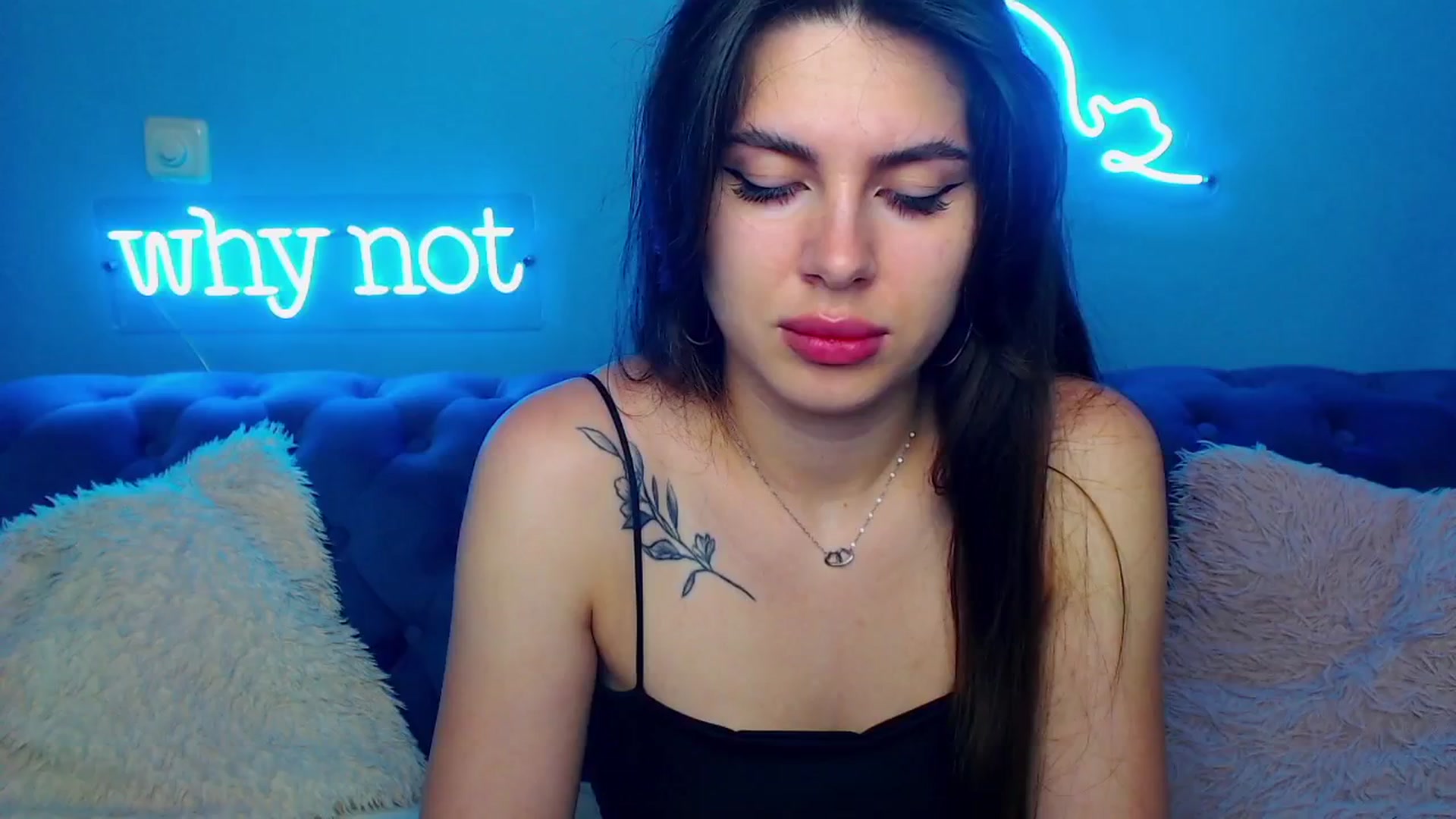 Gallery image thumbnail from ViolinaLove's myfreecams stream on, 06/29/2025, 10:59 image 9 of 20