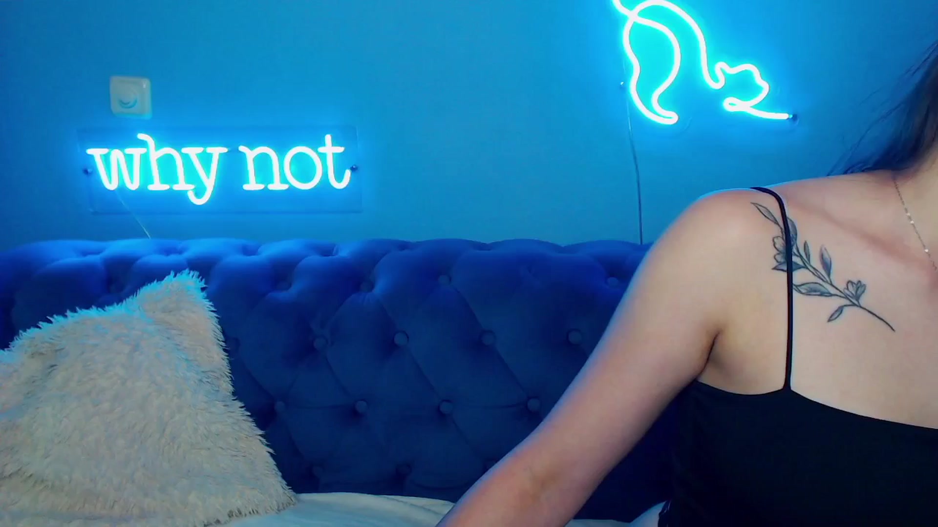 Gallery image thumbnail from ViolinaLove's myfreecams stream on, 06/29/2025, 10:59 image 4 of 20