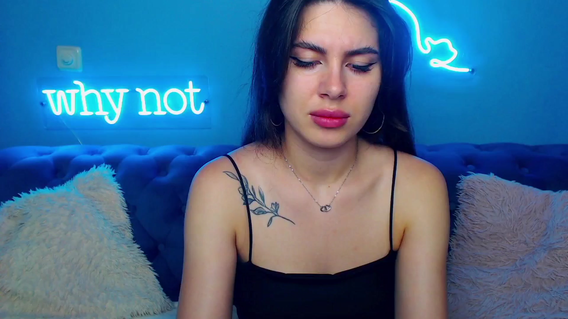 Gallery image thumbnail from ViolinaLove's myfreecams stream on, 06/29/2025, 10:59 image 7 of 20