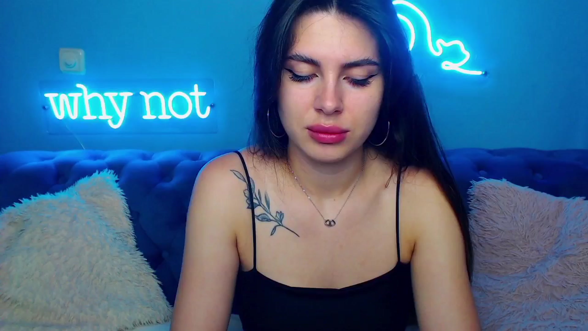 Gallery image thumbnail from ViolinaLove's myfreecams stream on, 06/29/2025, 10:59 image 14 of 20