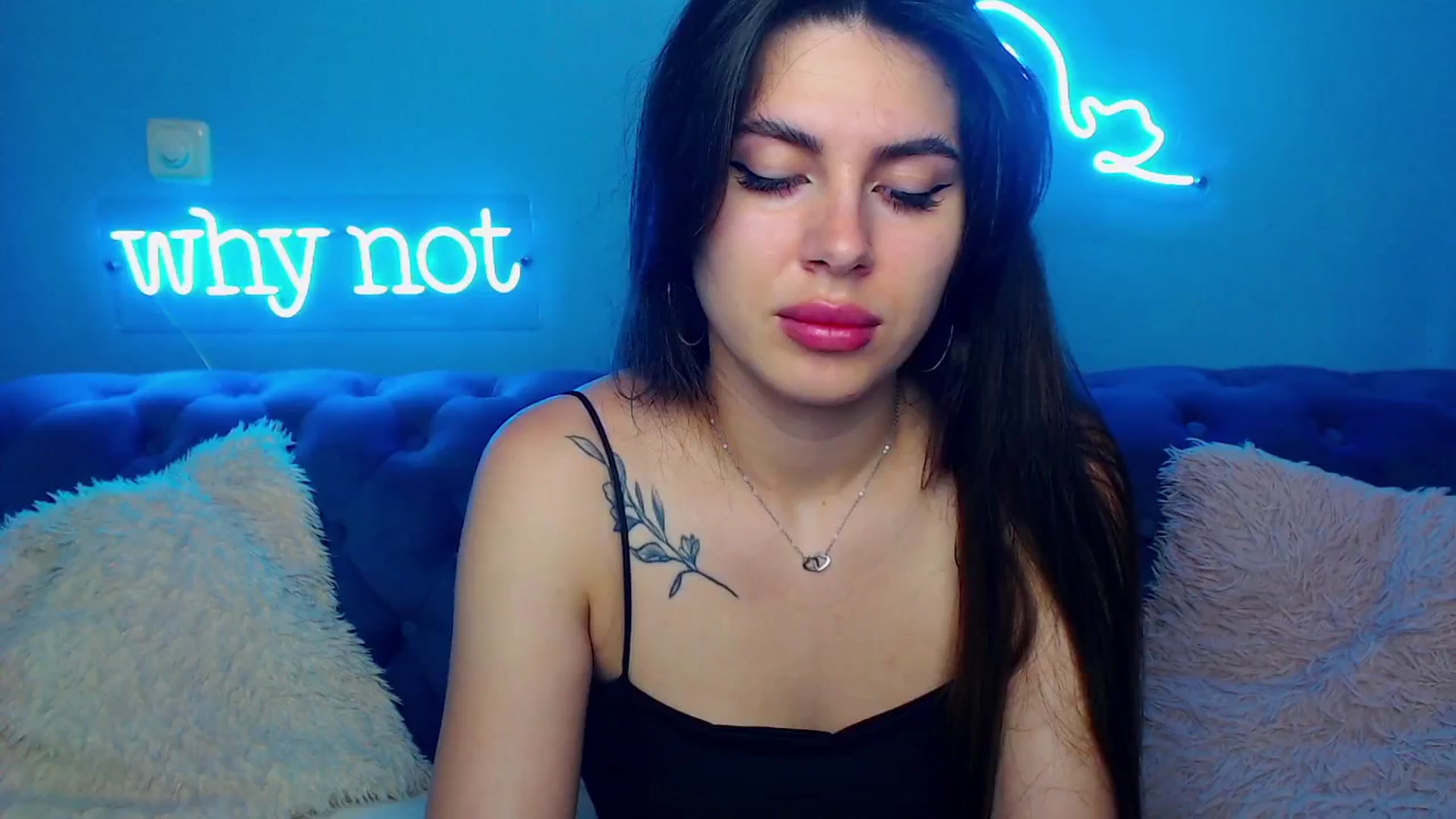 Gallery image thumbnail from ViolinaLove's myfreecams stream on, 06/29/2025, 10:59 image 15 of 20