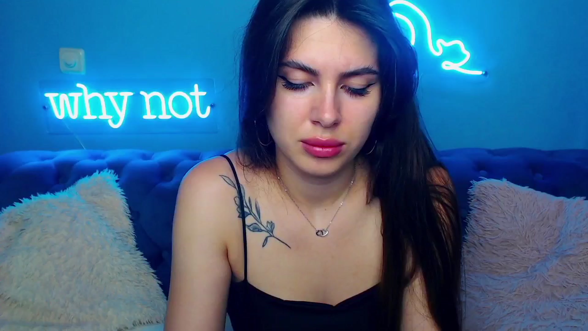Gallery image thumbnail from ViolinaLove's myfreecams stream on, 06/29/2025, 10:59 image 16 of 20