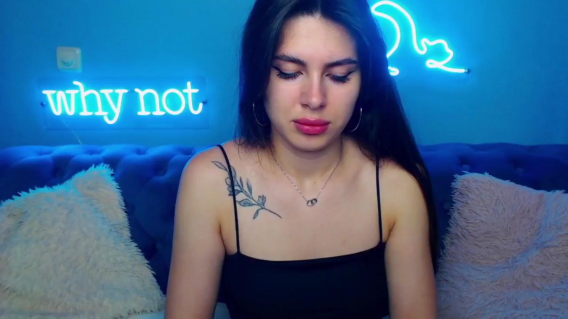 Gallery image thumbnail from ViolinaLove's myfreecams stream on, 06/29/2025, 10:59 image 12 of 20