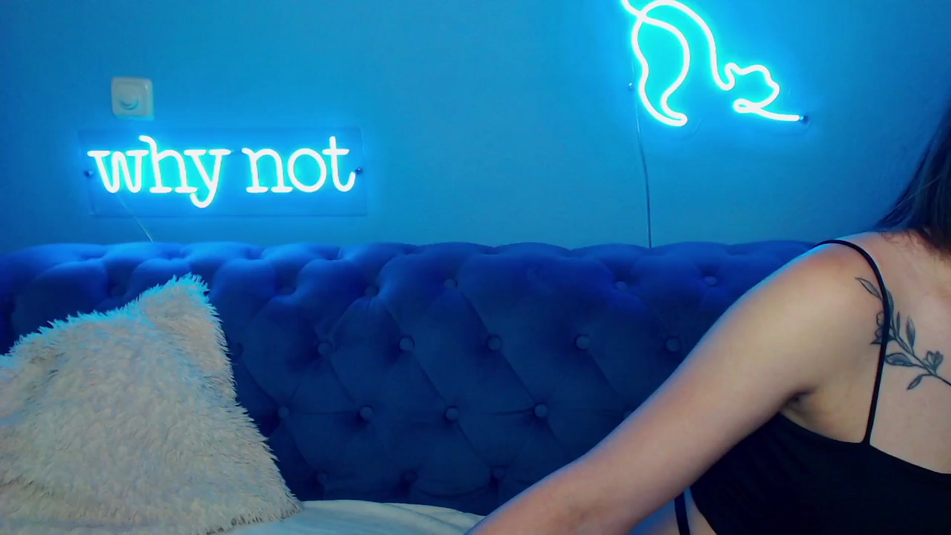 Gallery image thumbnail from ViolinaLove's myfreecams stream on, 06/29/2025, 10:59 image 3 of 20