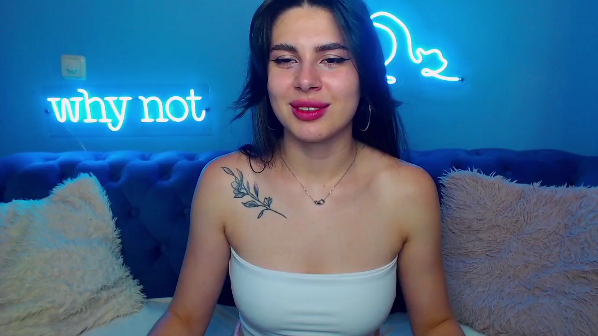 Gallery image thumbnail from ViolinaLove's myfreecams stream on, 07/06/2025, 11:13 image 5 of 20