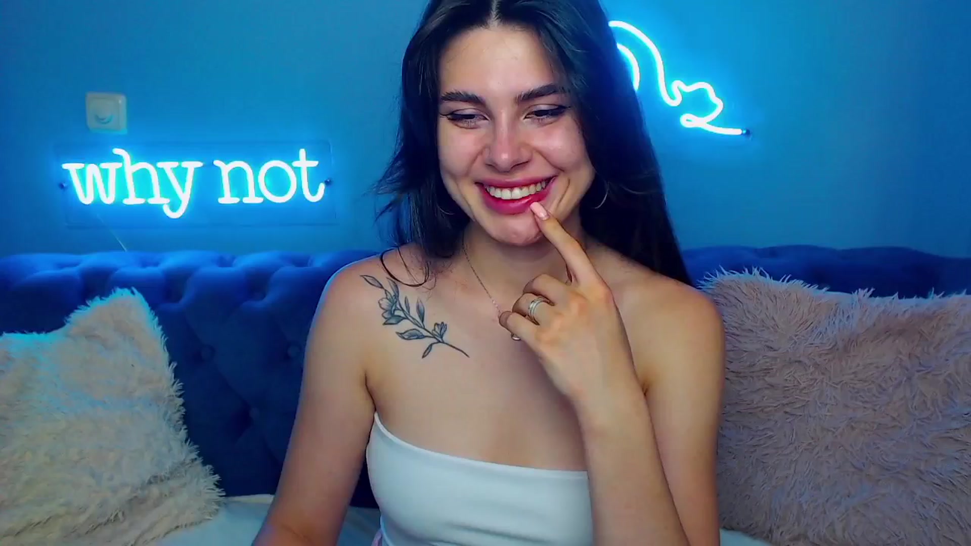 Gallery image thumbnail from ViolinaLove's myfreecams stream on, 07/06/2025, 11:13 image 9 of 20