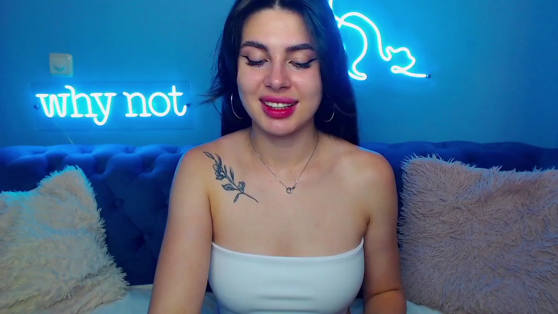 Gallery image thumbnail from ViolinaLove's myfreecams stream on, 07/06/2025, 11:13 image 10 of 20