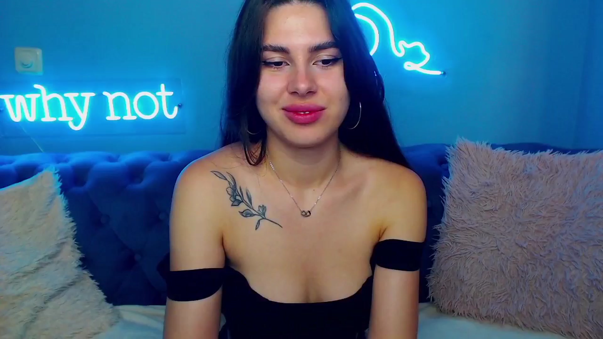 Gallery image thumbnail from ViolinaLove's myfreecams stream on, 07/13/2025, 10:54 image 15 of 20