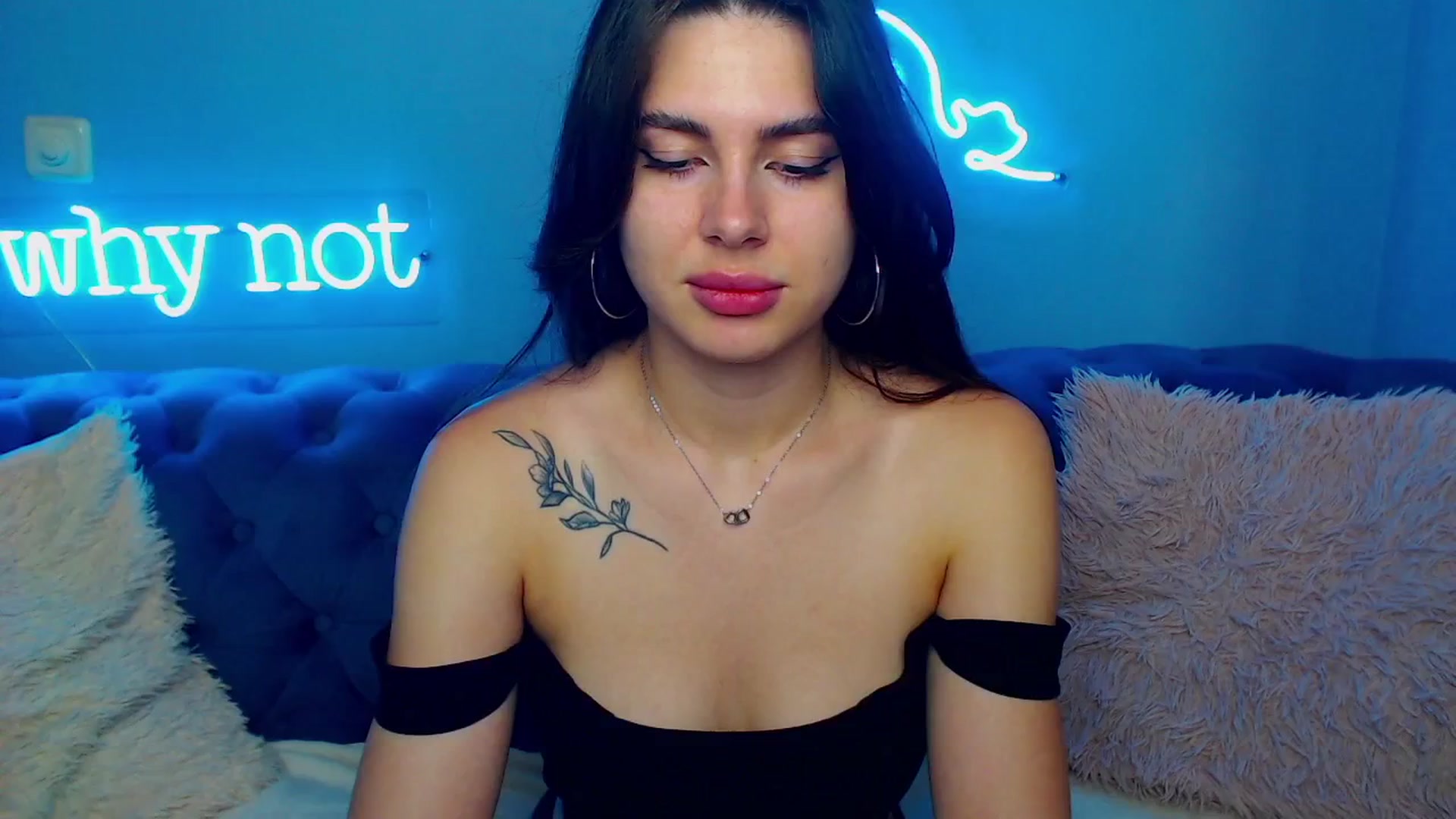 Gallery image thumbnail from ViolinaLove's myfreecams stream on, 07/13/2025, 10:54 image 4 of 20