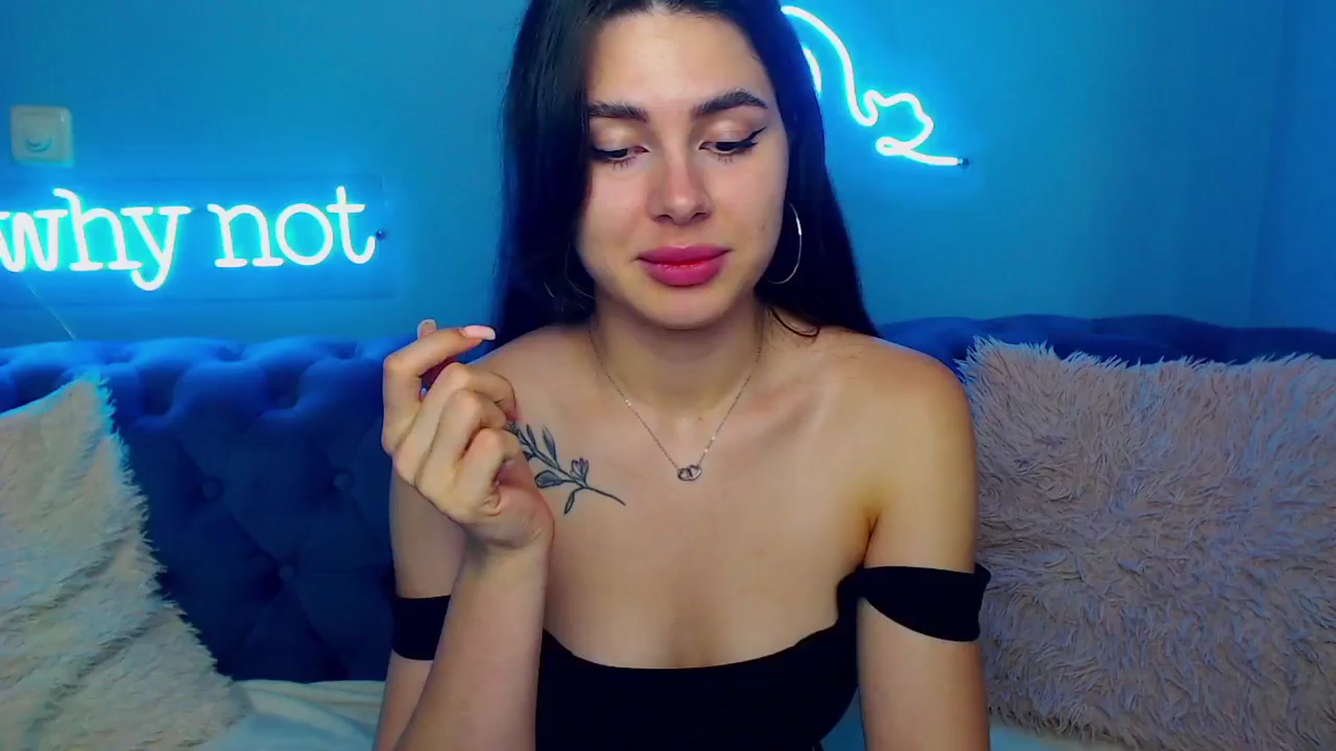Gallery image thumbnail from ViolinaLove's myfreecams stream on, 07/13/2025, 10:54 image 1 of 20