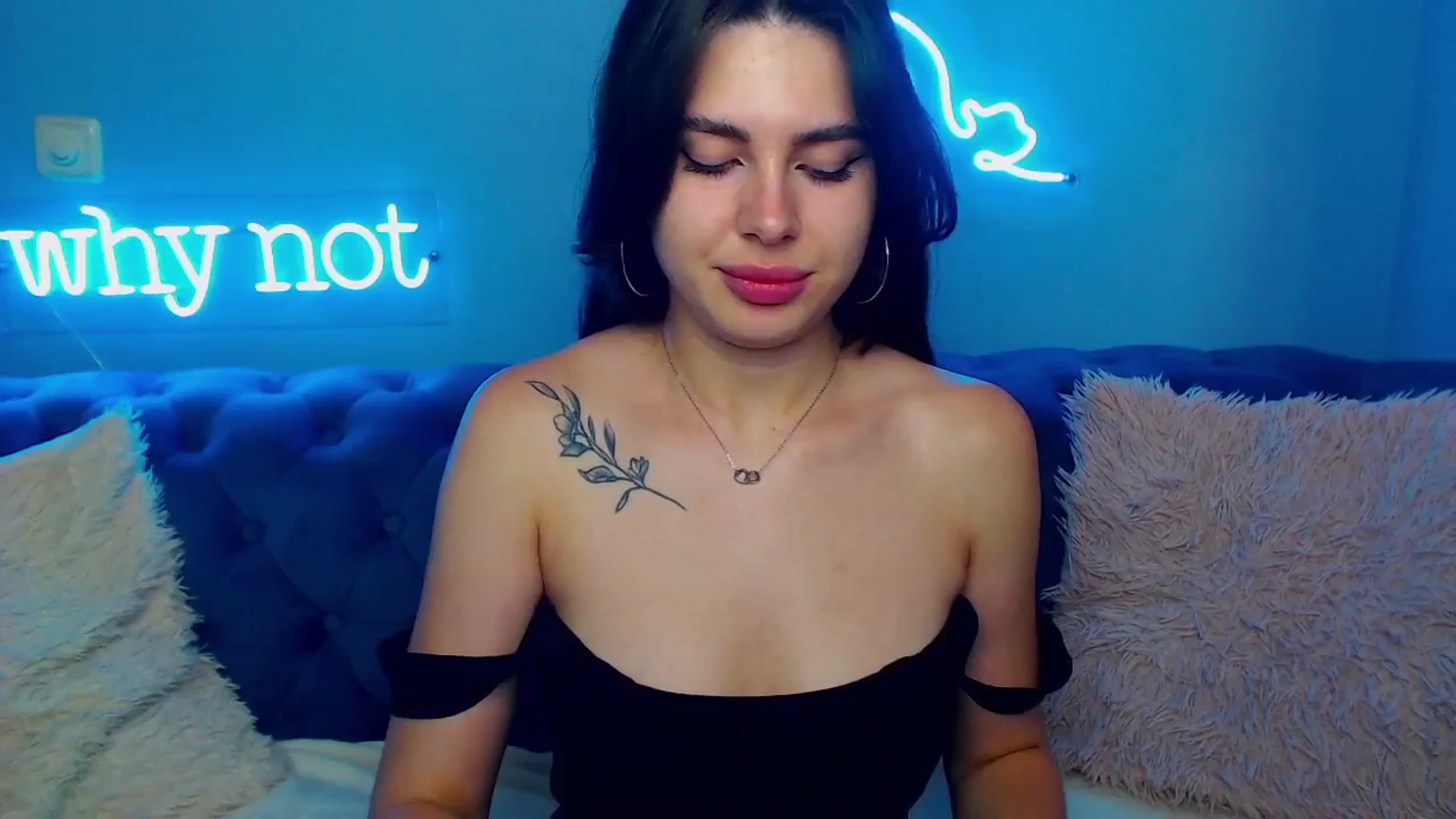 Gallery image thumbnail from ViolinaLove's myfreecams stream on, 07/13/2025, 10:54 image 10 of 20