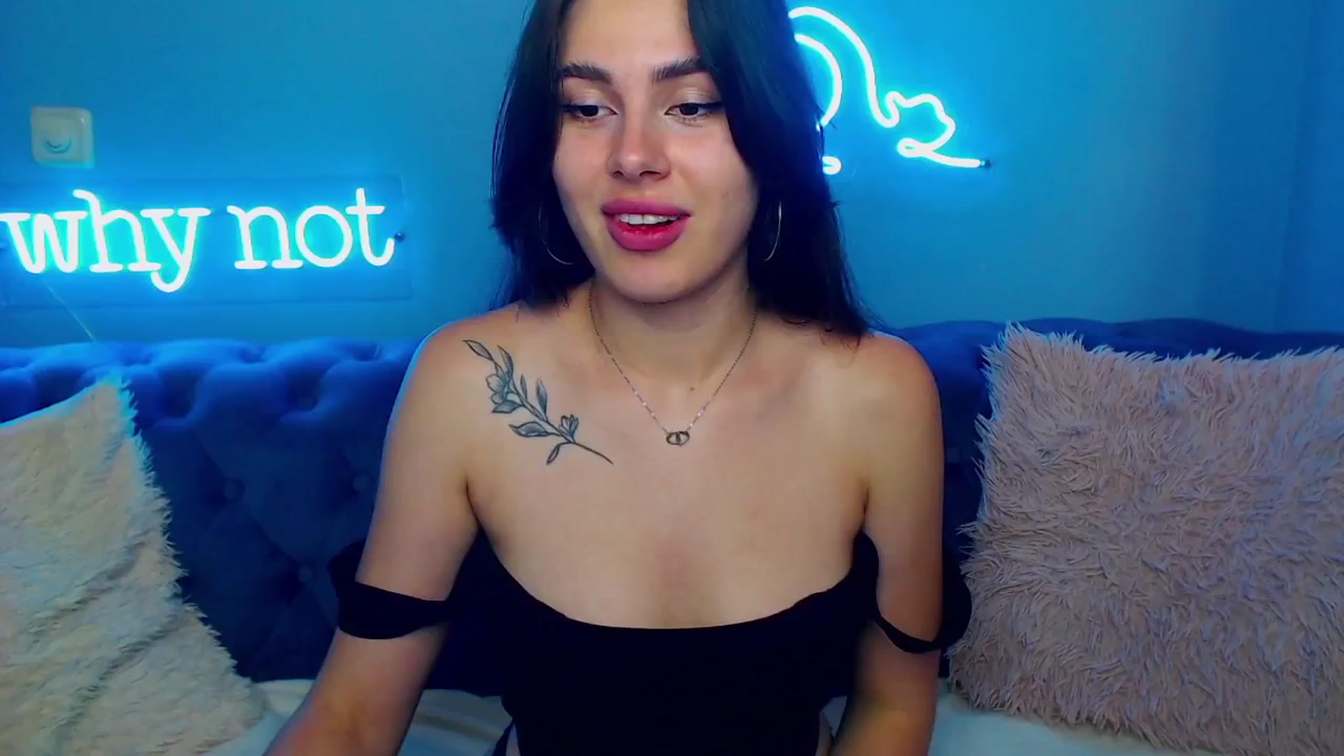 Gallery image thumbnail from ViolinaLove's myfreecams stream on, 07/13/2025, 10:54 image 19 of 20