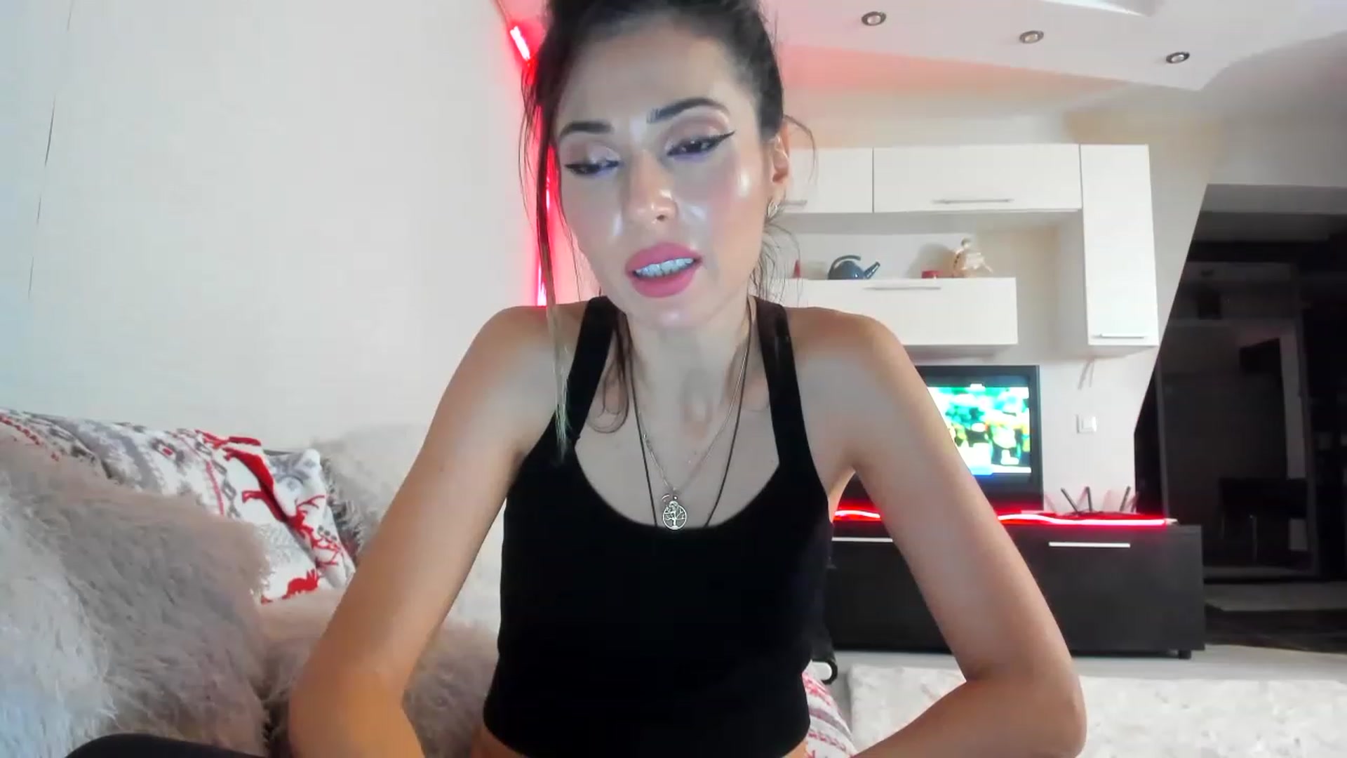 Gallery image thumbnail from VirginAt108's myfreecams stream on, 01/18/2023, 24:02 image 4 of 20