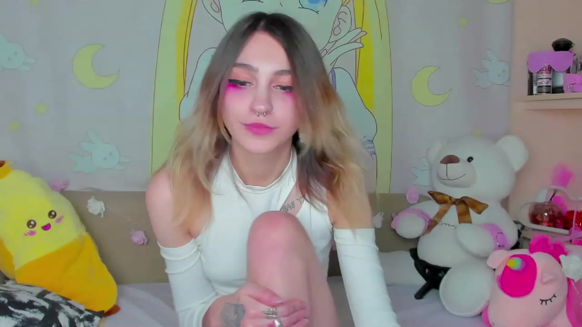 Gallery image thumbnail from Virgin_Adara's myfreecams stream on, 12/03/2022, 11:43 image 10 of 20