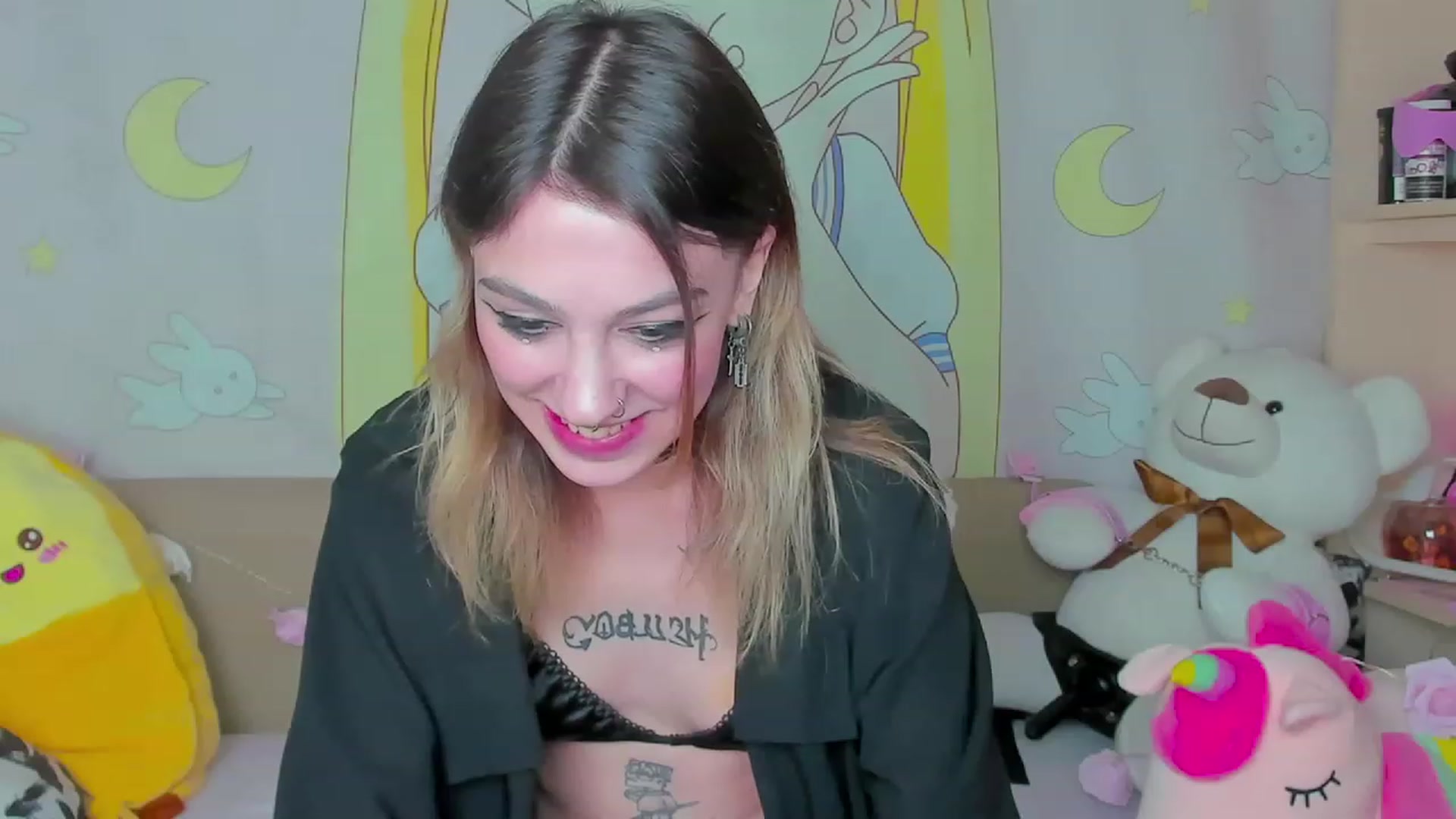 Gallery image thumbnail from Virgin_Adara's myfreecams stream on, 12/24/2022, 12:34 image 20 of 20