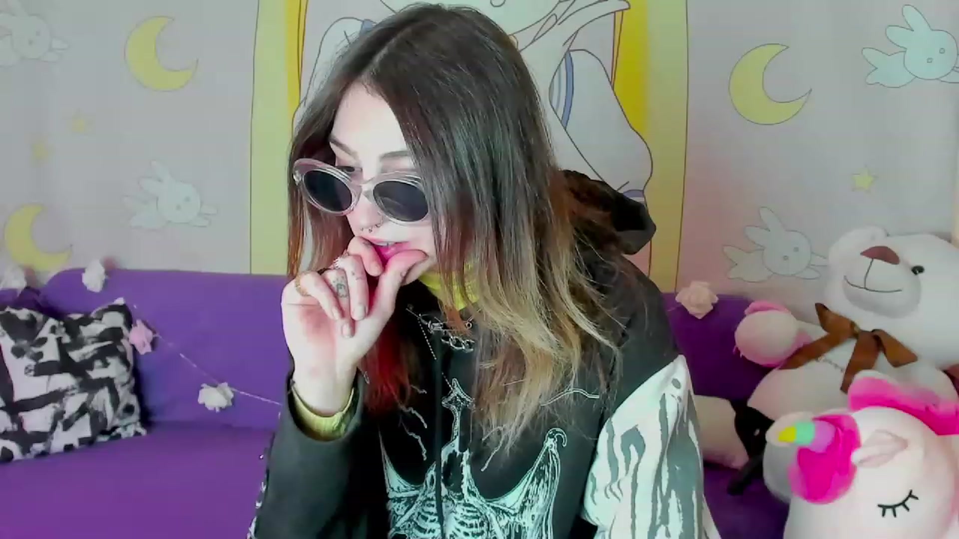 Gallery image thumbnail from Virgin_Adara's myfreecams stream on, 05/13/2023, 07:01 image 20 of 20