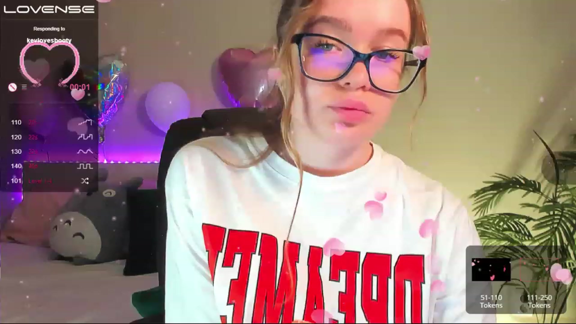 Gallery image thumbnail from VirtualGirl_'s myfreecams stream on, 02/22/2023, 23:26 image 6 of 20