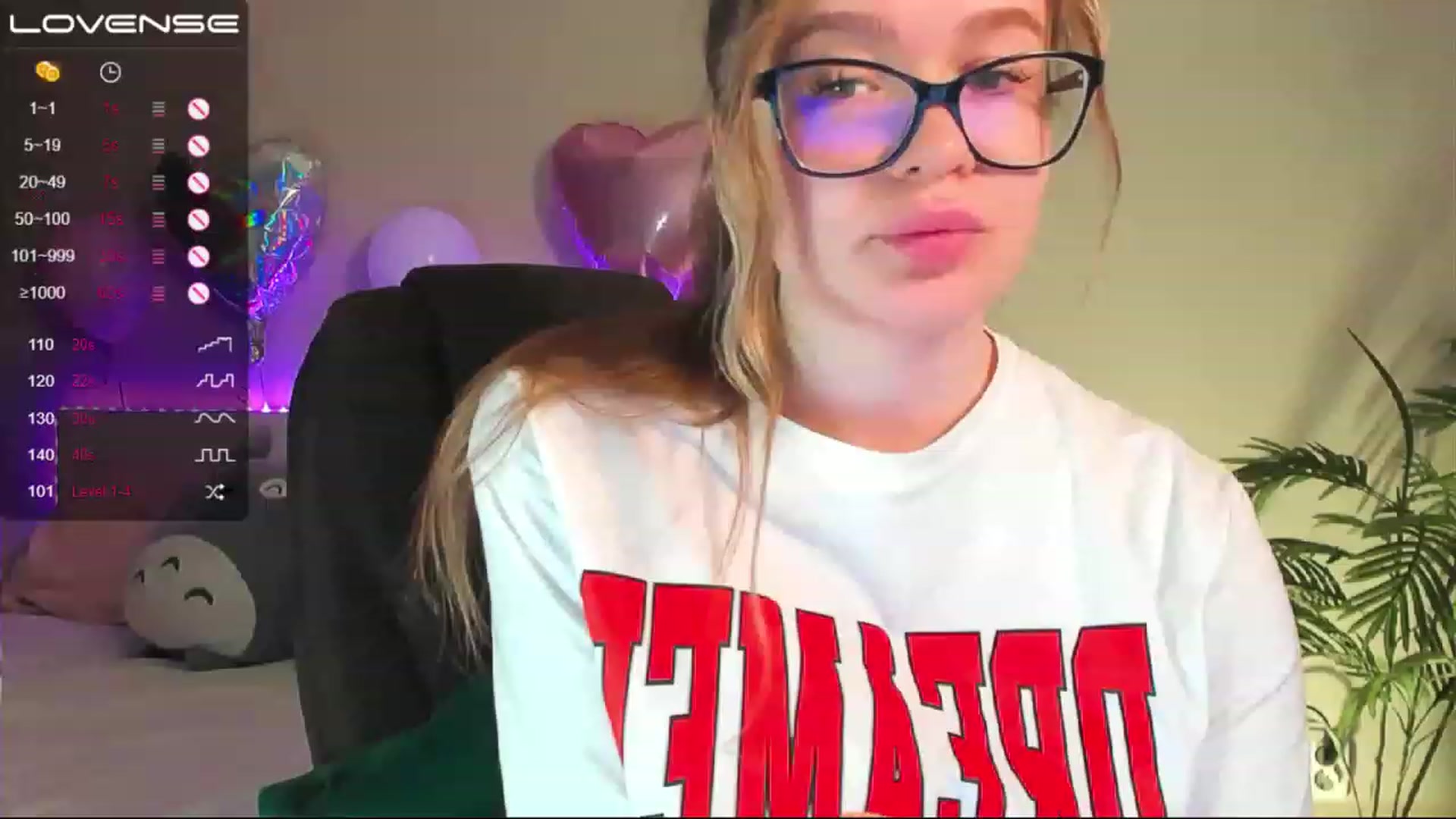Gallery image thumbnail from VirtualGirl_'s myfreecams stream on, 02/22/2023, 23:26 image 7 of 20