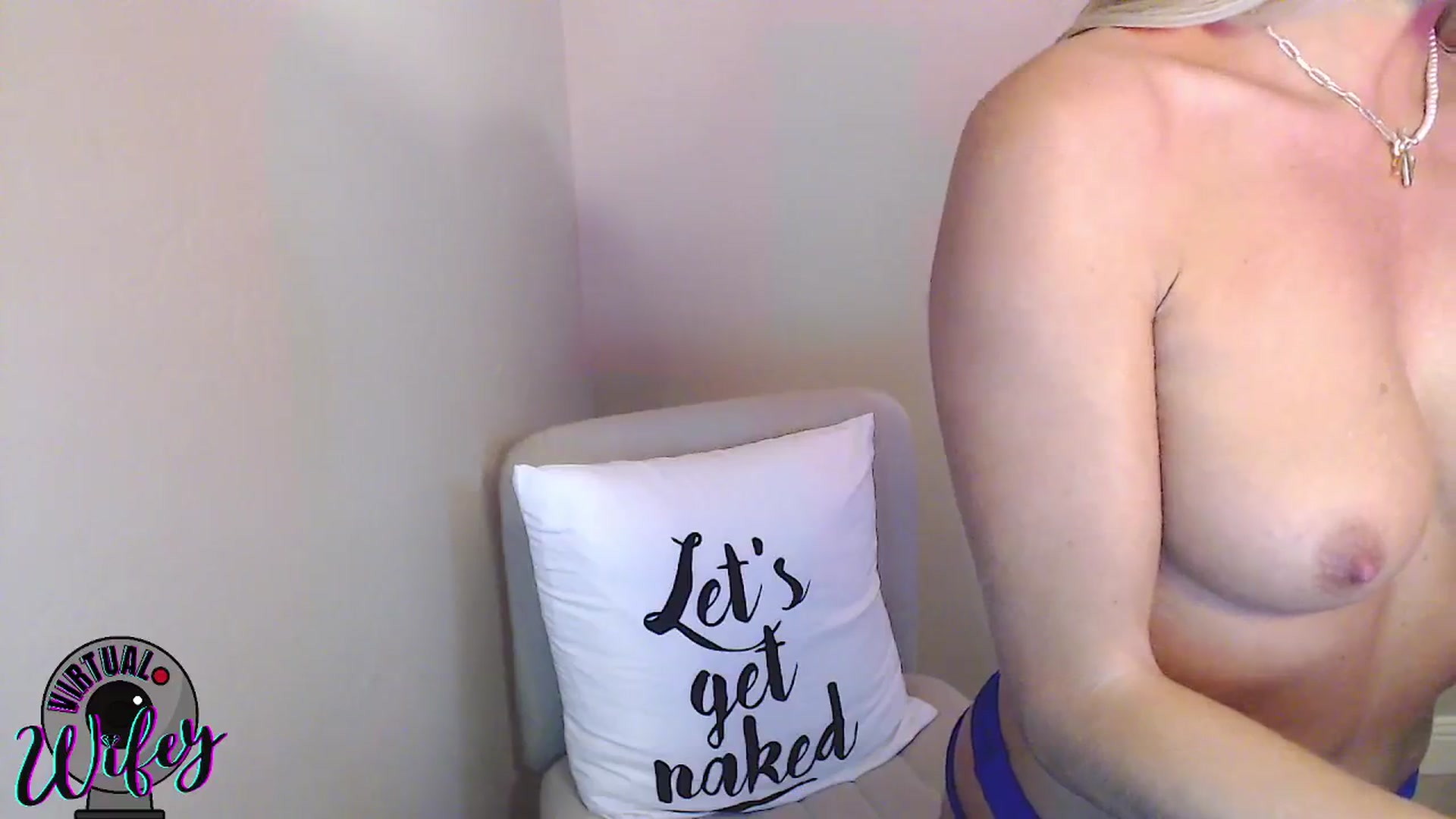 Gallery image thumbnail from Virtual_Wifey's myfreecams stream on, 02/20/2024, 18:31 image 10 of 20