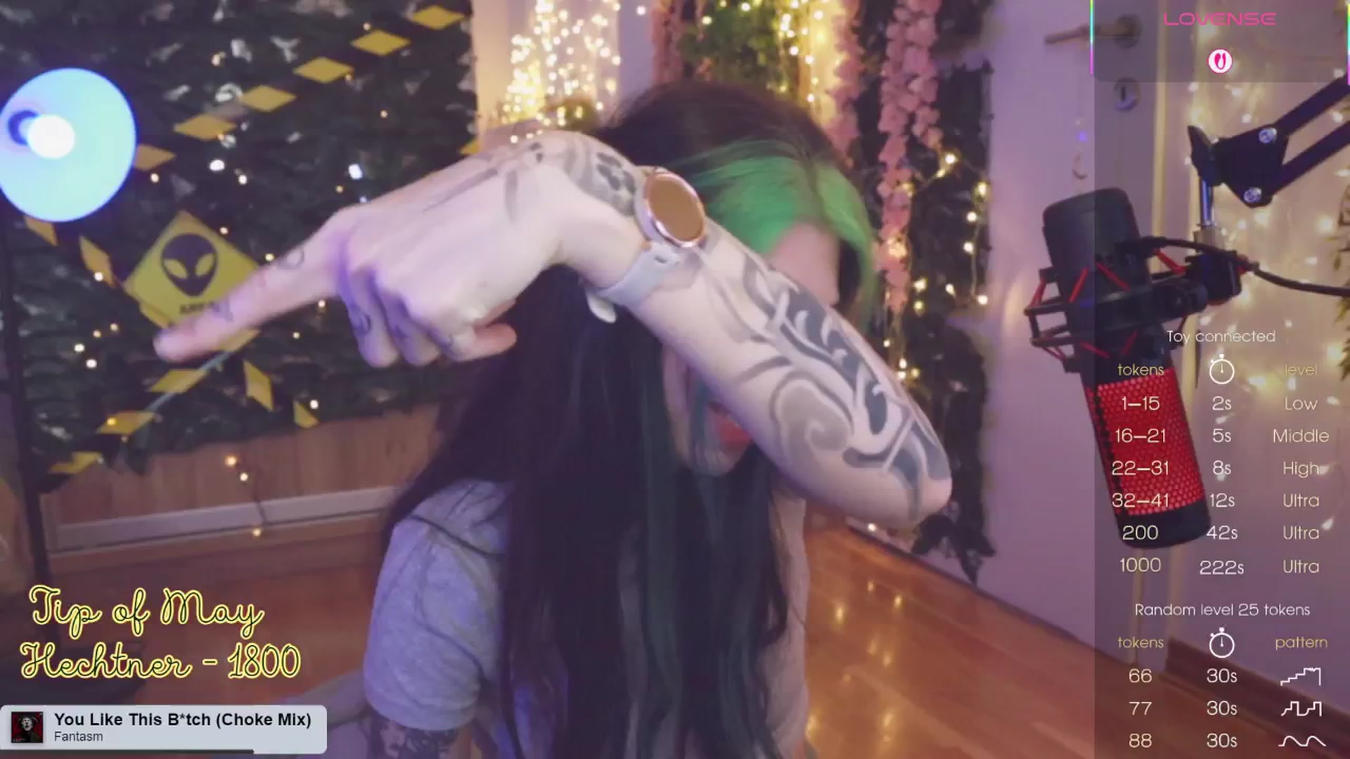 Gallery image thumbnail from Virtual_wafu's myfreecams stream on, 05/06/2025, 15:55 image 12 of 20