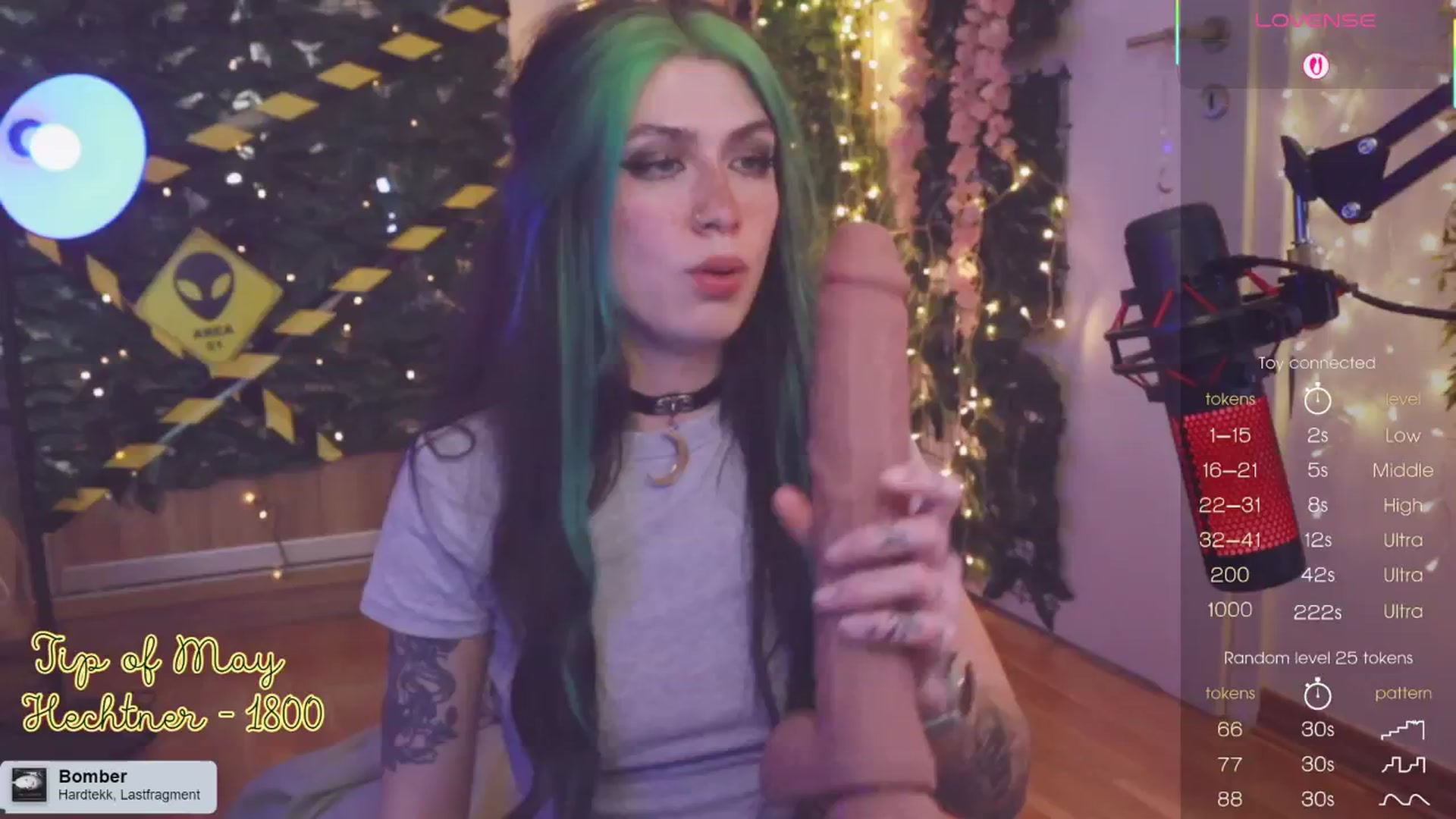 Gallery image thumbnail from Virtual_wafu's myfreecams stream on, 05/06/2025, 15:55 image 13 of 20