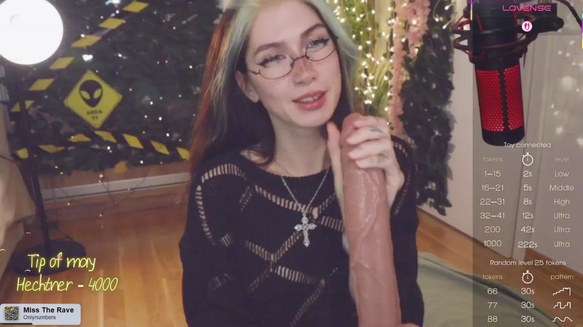 Gallery image thumbnail from Virtual_wafu's myfreecams stream on, 05/25/2025, 15:14 image 9 of 20
