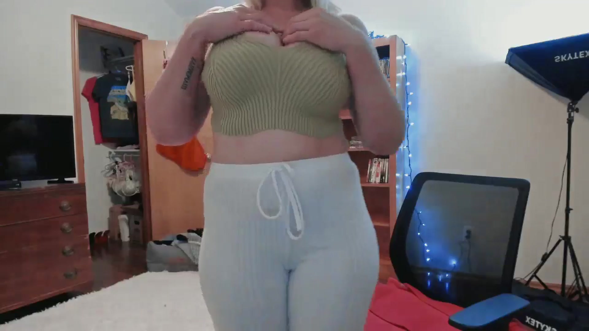 Gallery image thumbnail from VitaminD_XXX's myfreecams stream on, 12/31/2024, 14:20 image 5 of 20