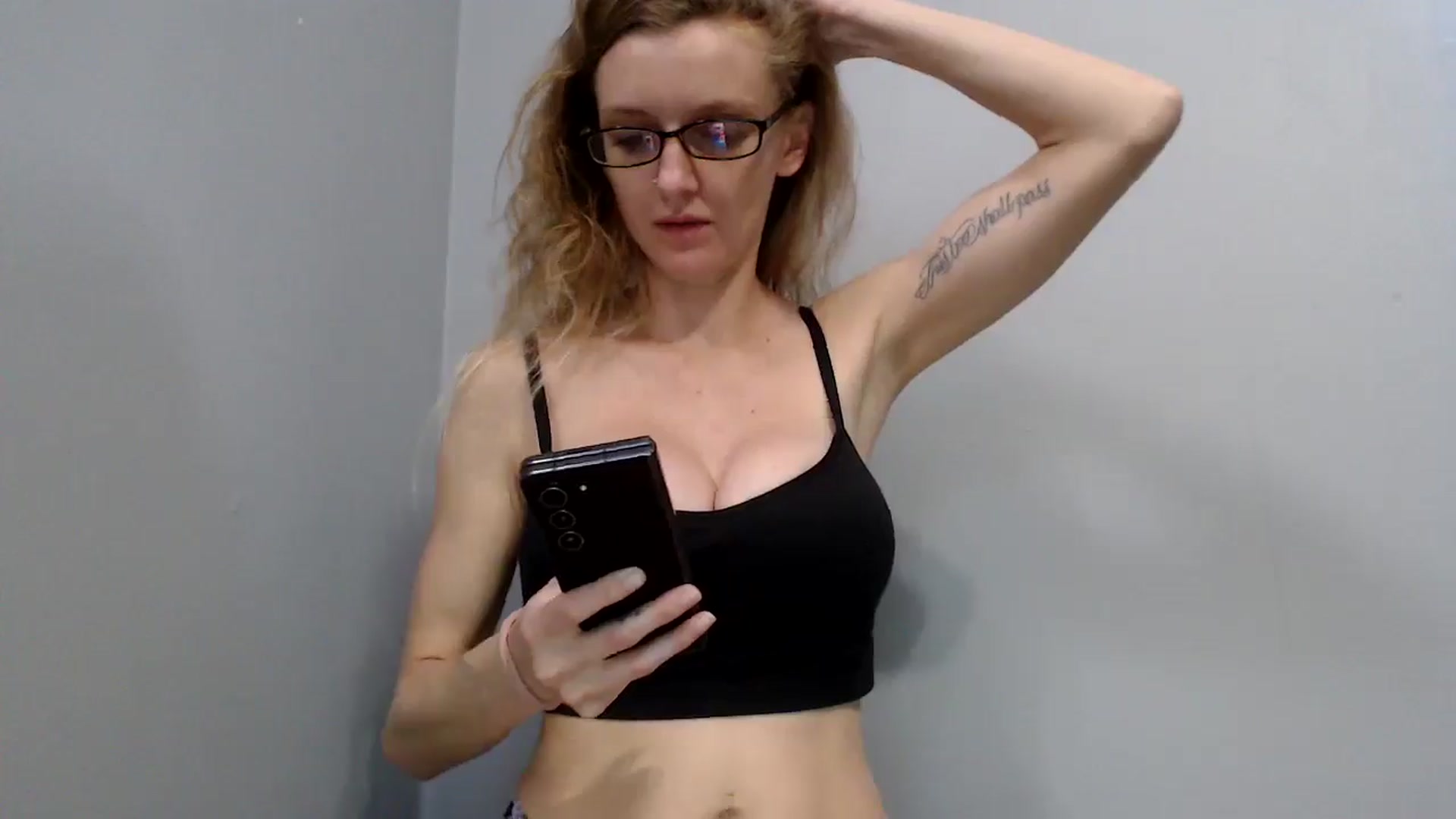 Gallery image thumbnail from Vitanibaby1's myfreecams stream on, 05/27/2025, 18:12 image 19 of 20