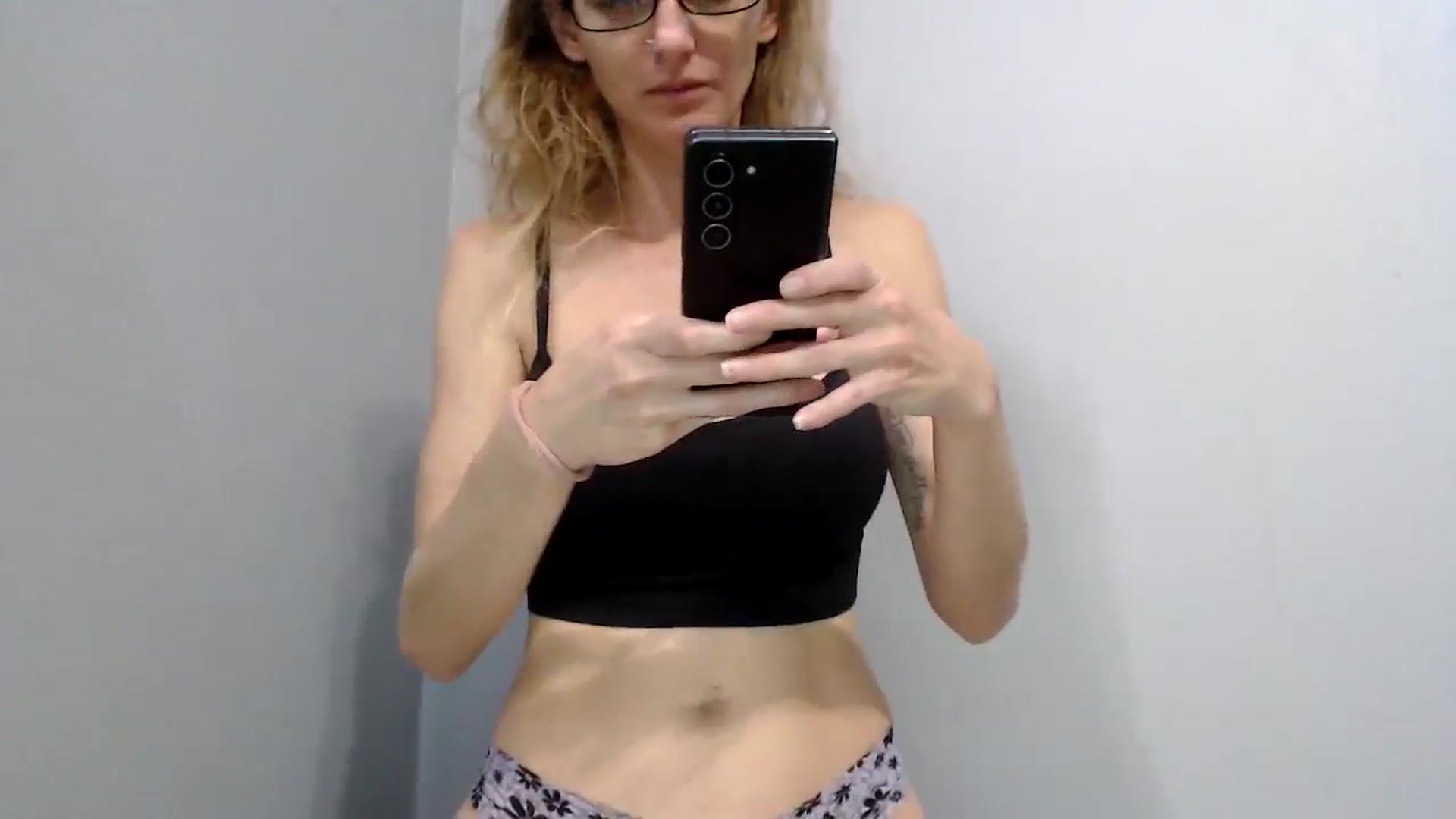 Gallery image thumbnail from Vitanibaby1's myfreecams stream on, 05/27/2025, 19:10 image 12 of 20