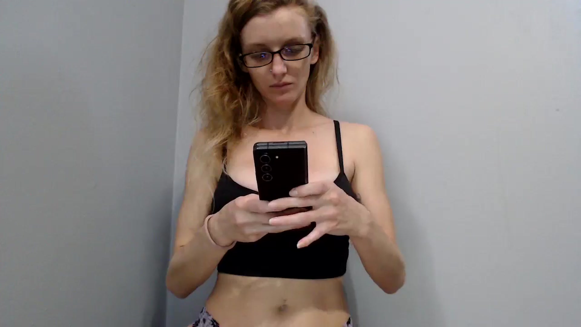Gallery image thumbnail from Vitanibaby1's myfreecams stream on, 05/27/2025, 19:10 image 4 of 20