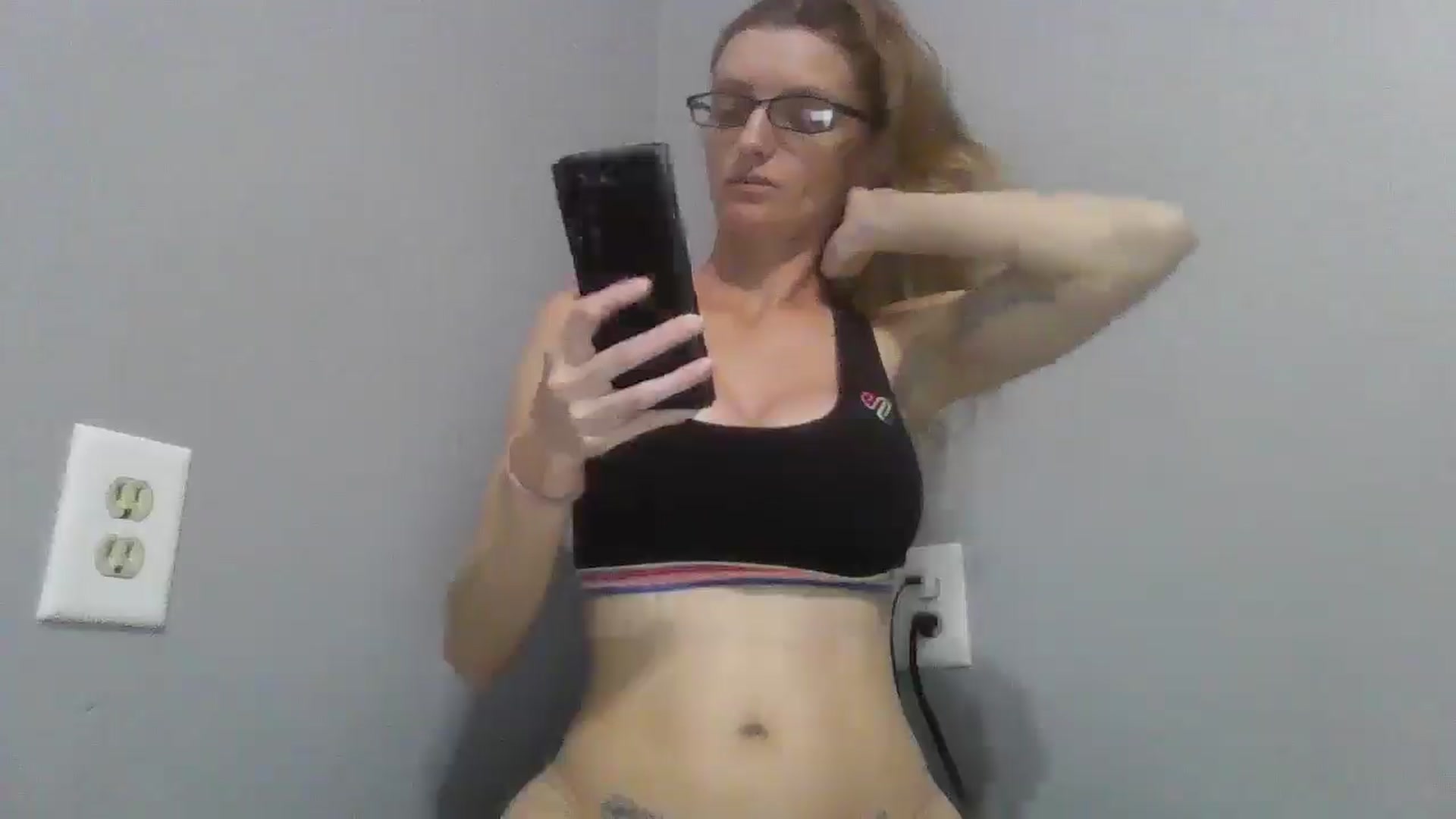 Gallery image thumbnail from Vitanibaby1's myfreecams stream on, 05/28/2025, 22:03 image 6 of 20