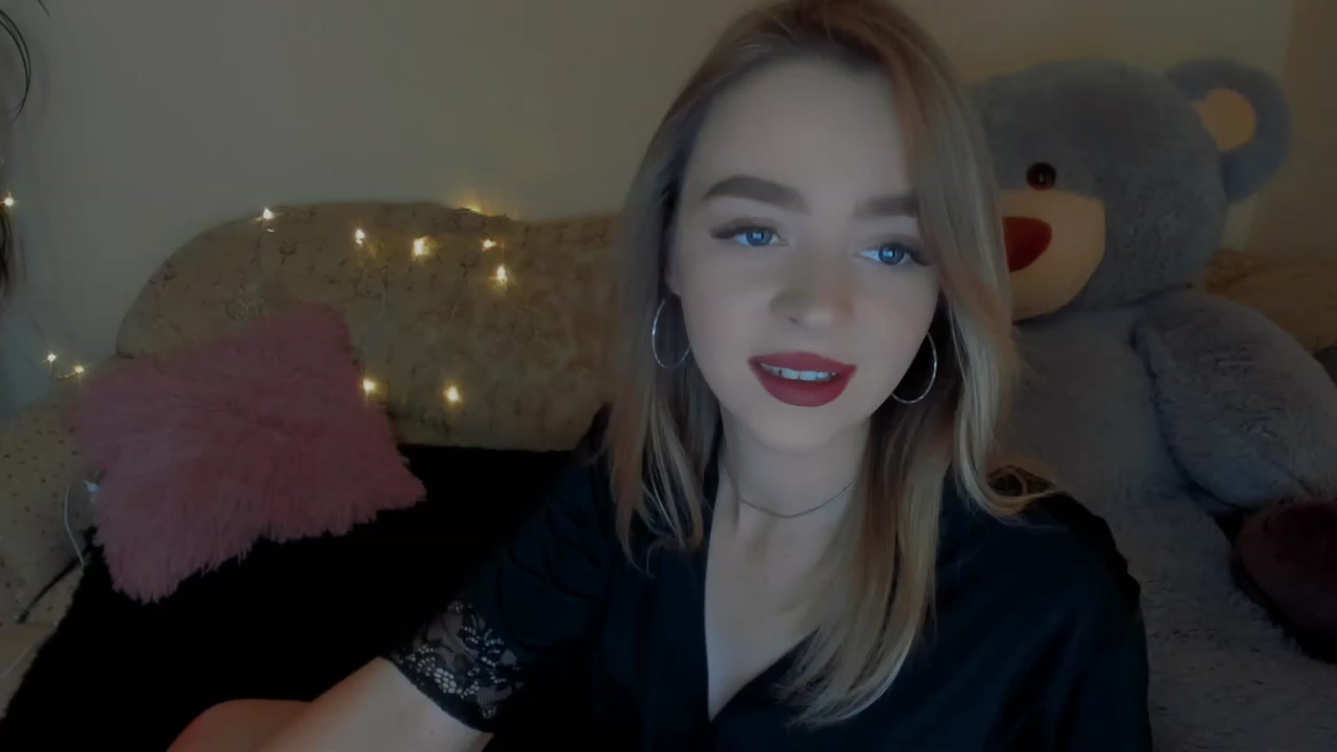Gallery image thumbnail from VitoriaKlaim's myfreecams stream on, 12/07/2022, 11:46 image 5 of 20